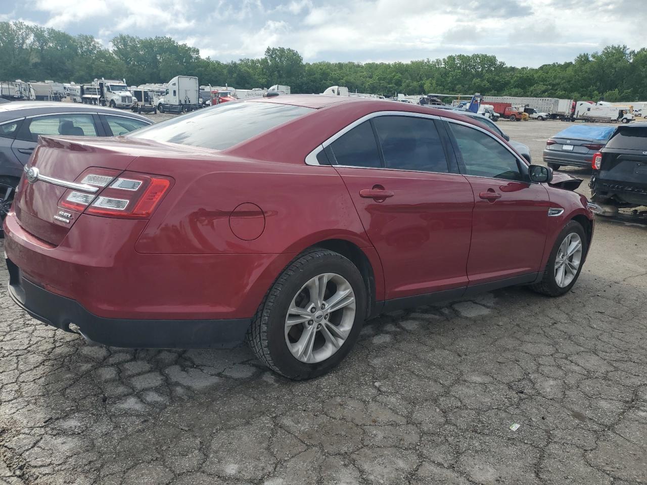 Photo 2 VIN: 1FAHP2E84DG150222 - FORD TAURUS 