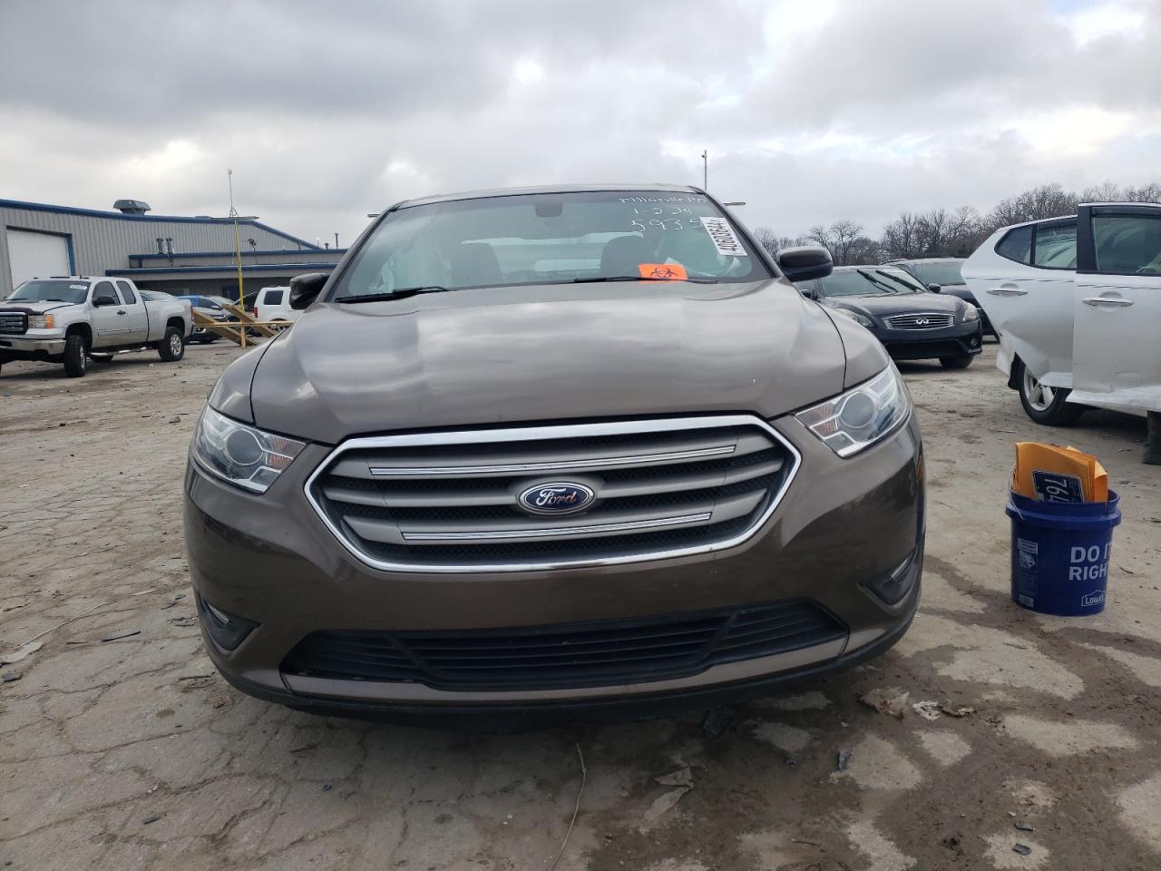 Photo 4 VIN: 1FAHP2E85GG155935 - FORD TAURUS 