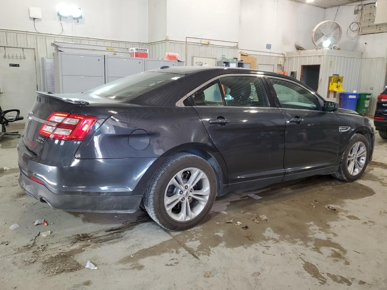 Photo 2 VIN: 1FAHP2E85HG110527 - FORD TAURUS 