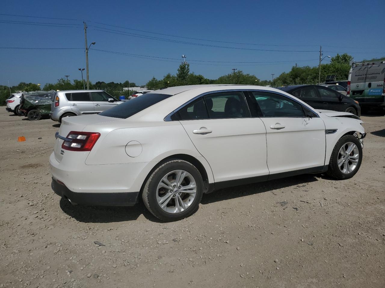 Photo 2 VIN: 1FAHP2E86HG110505 - FORD TAURUS 