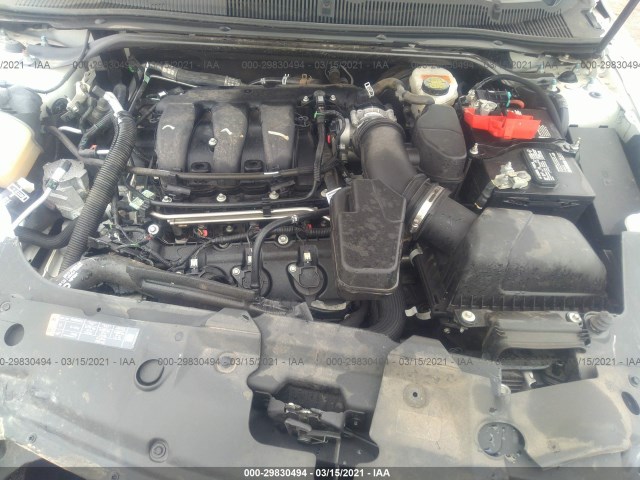 Photo 9 VIN: 1FAHP2E86JG111837 - FORD TAURUS 