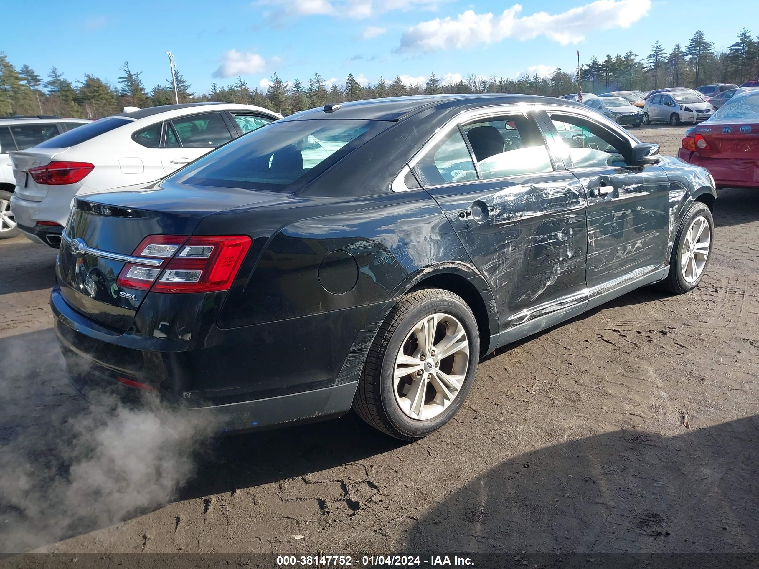 Photo 3 VIN: 1FAHP2E86JG122708 - FORD TAURUS 