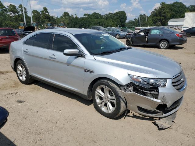 Photo 3 VIN: 1FAHP2E87JG132129 - FORD TAURUS SEL 