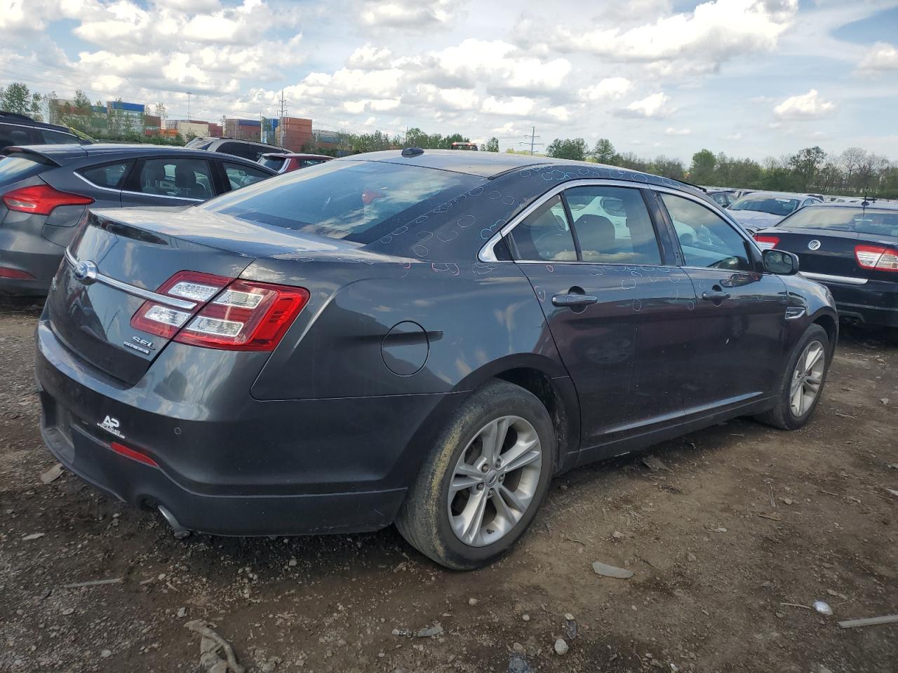 Photo 2 VIN: 1FAHP2E87KG102100 - FORD TAURUS 