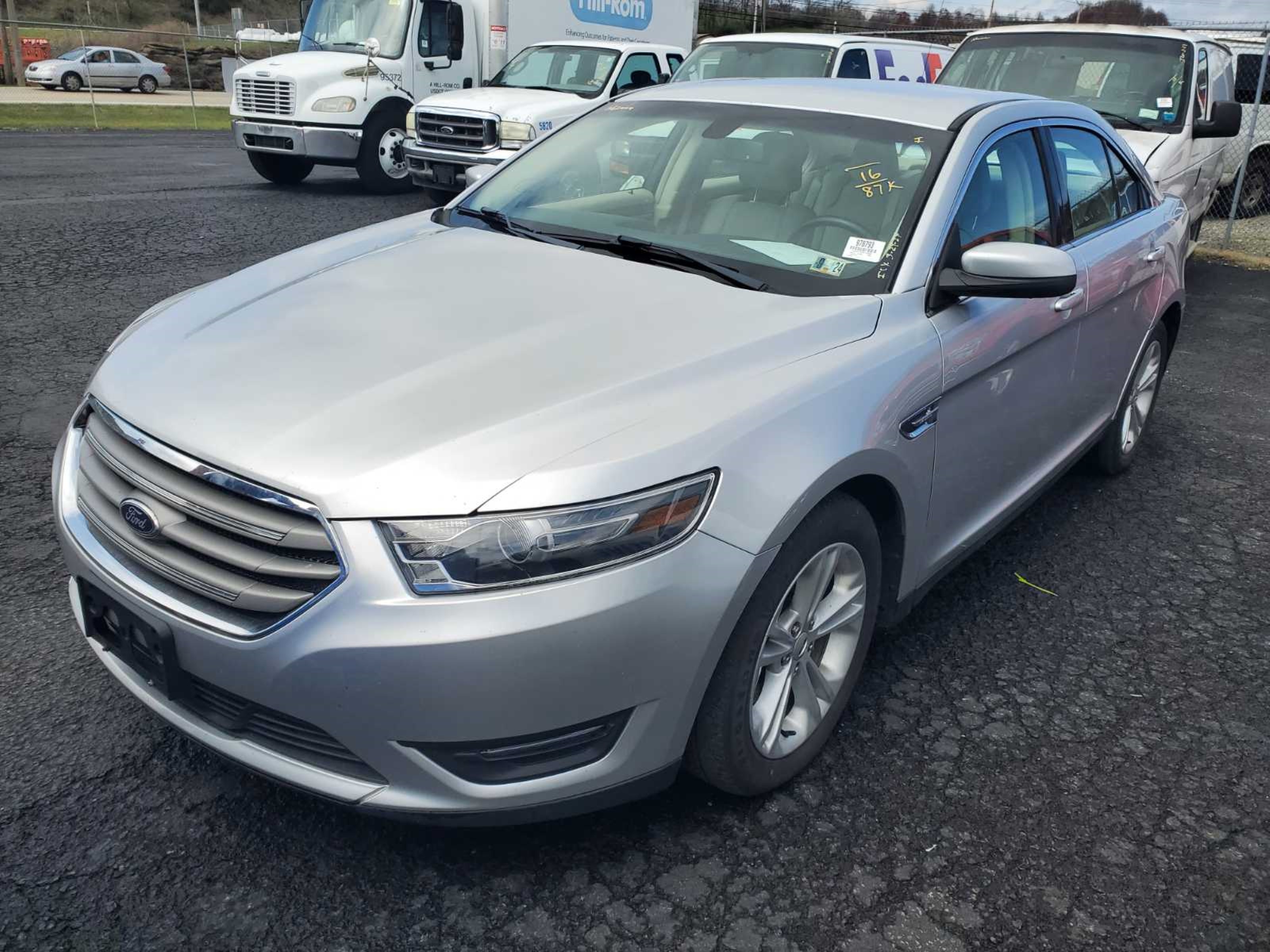 Photo 3 VIN: 1FAHP2E89GG122937 - FORD TAURUS 