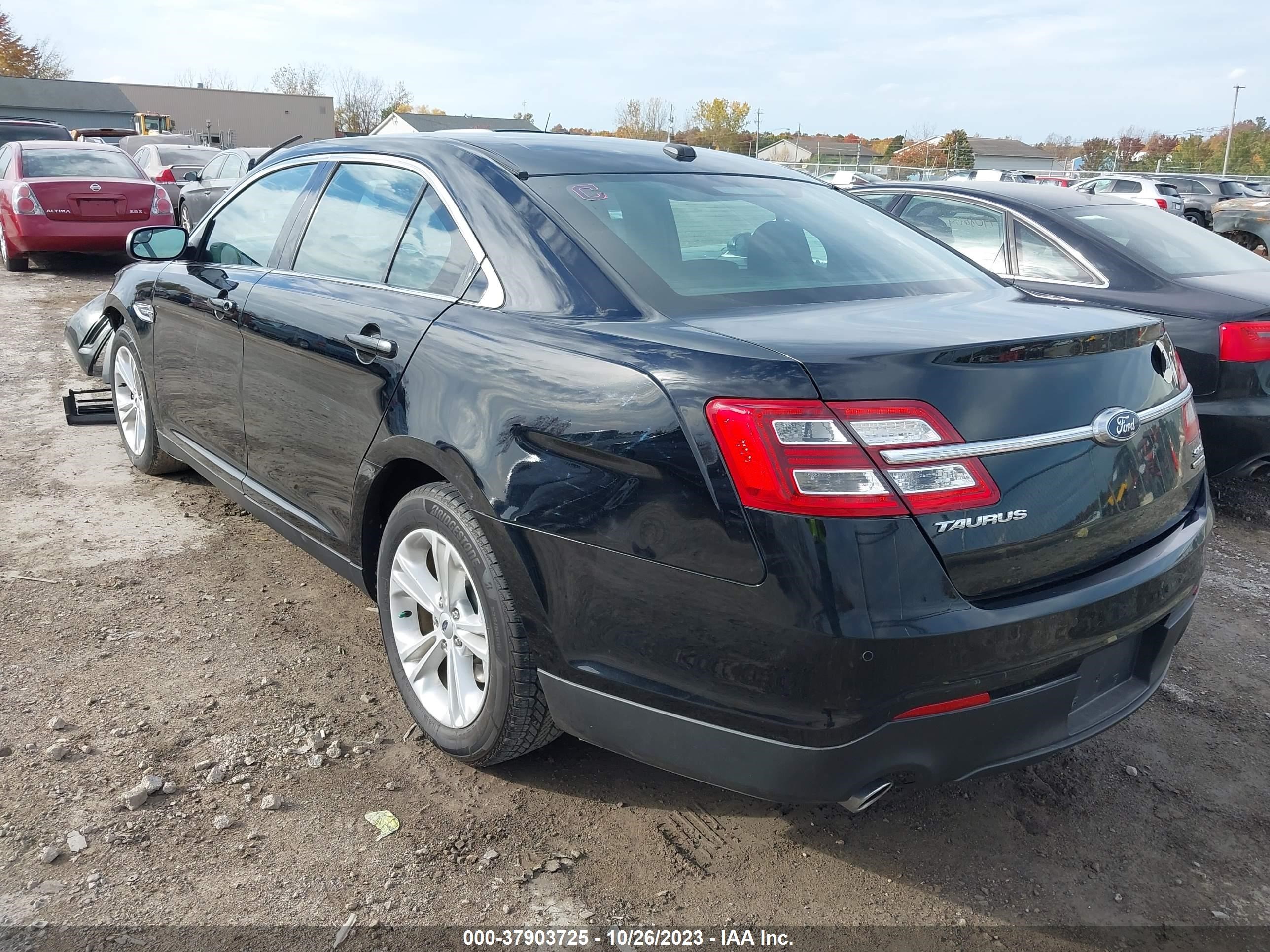 Photo 2 VIN: 1FAHP2E8XJG100999 - FORD TAURUS 