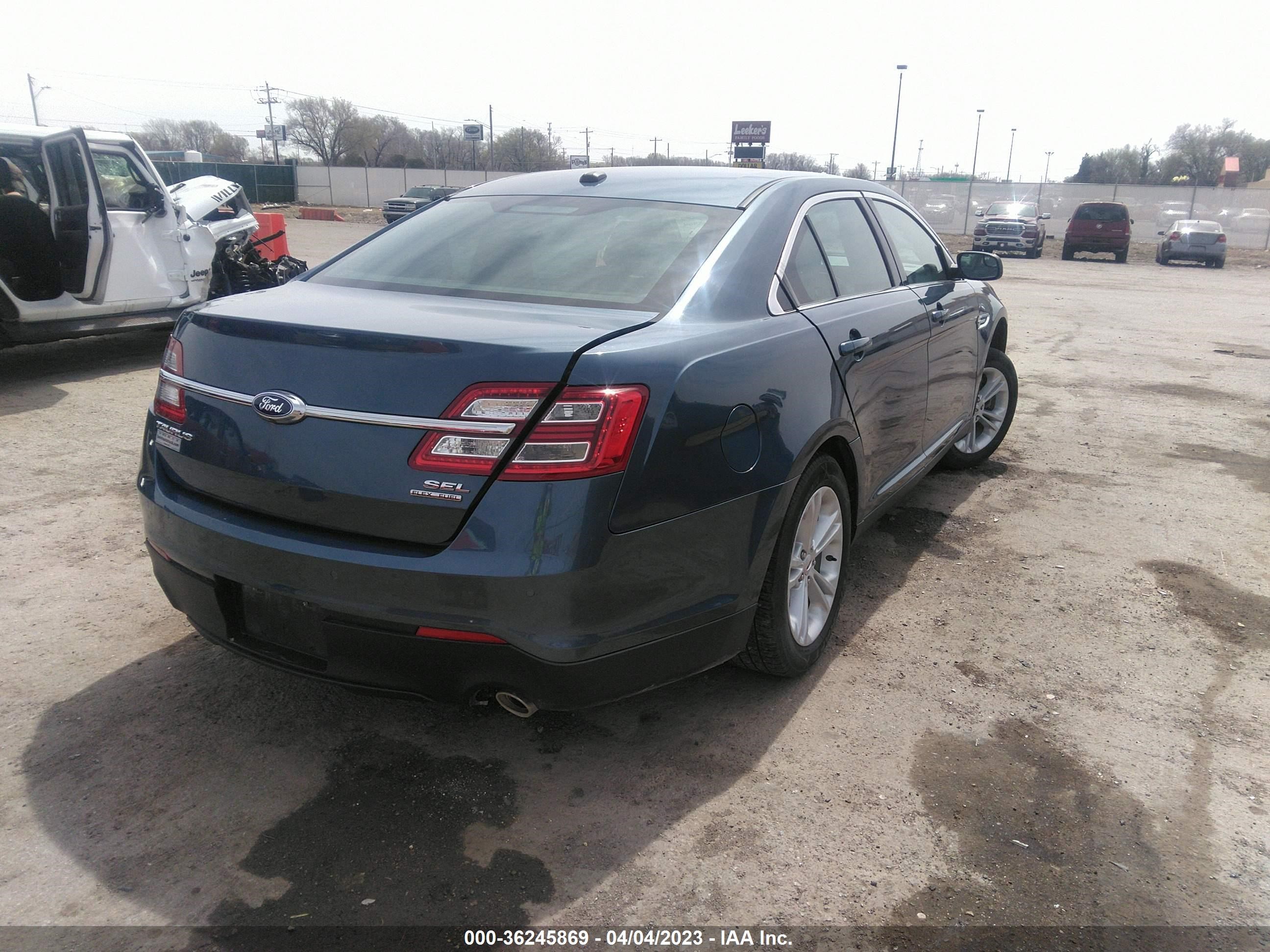 Photo 3 VIN: 1FAHP2E8XJG129760 - FORD TAURUS 