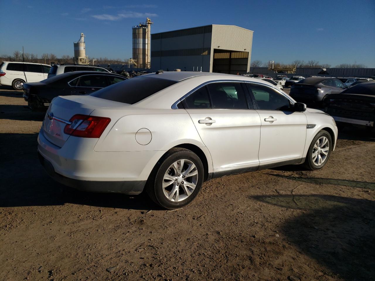 Photo 2 VIN: 1FAHP2EW2AG154084 - FORD TAURUS 