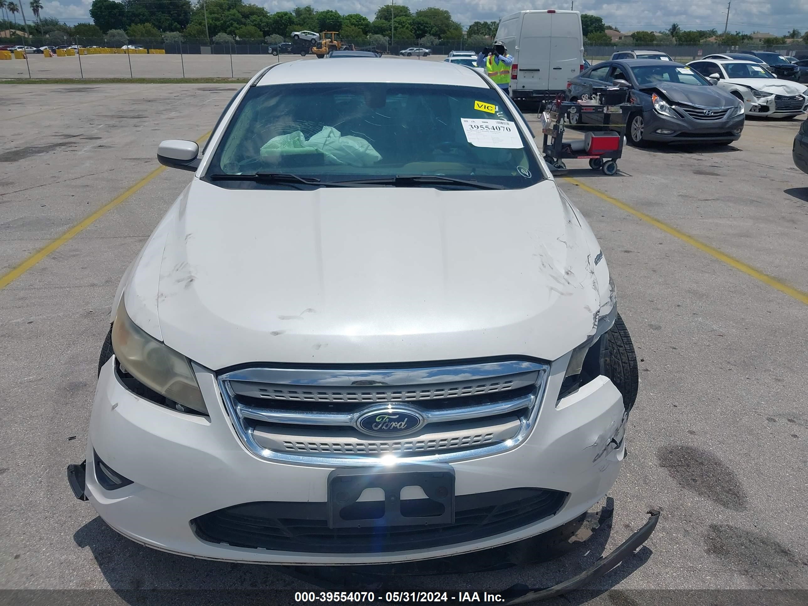 Photo 11 VIN: 1FAHP2EW3CG126572 - FORD TAURUS 