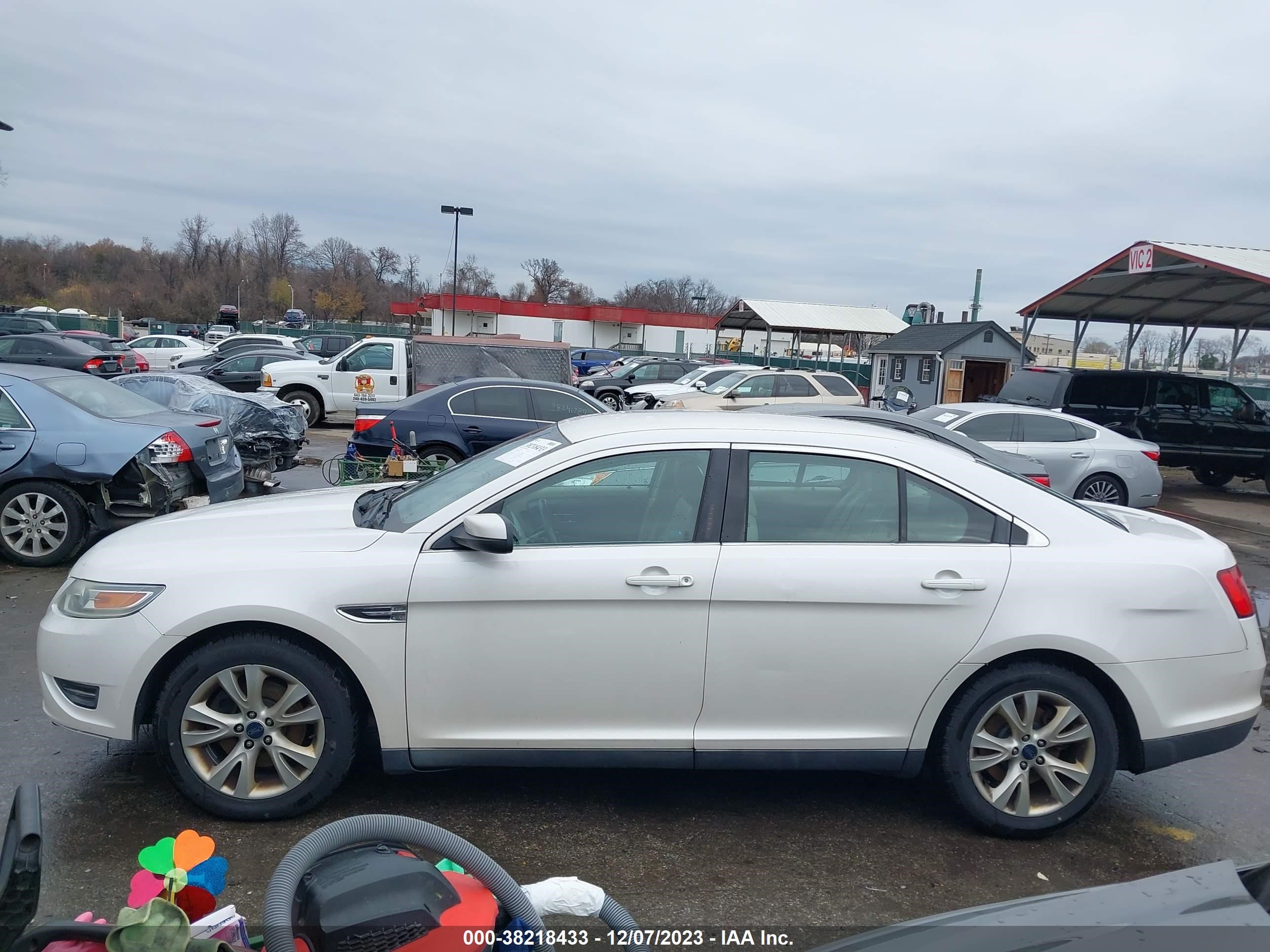 Photo 13 VIN: 1FAHP2EW4BG172359 - FORD TAURUS 