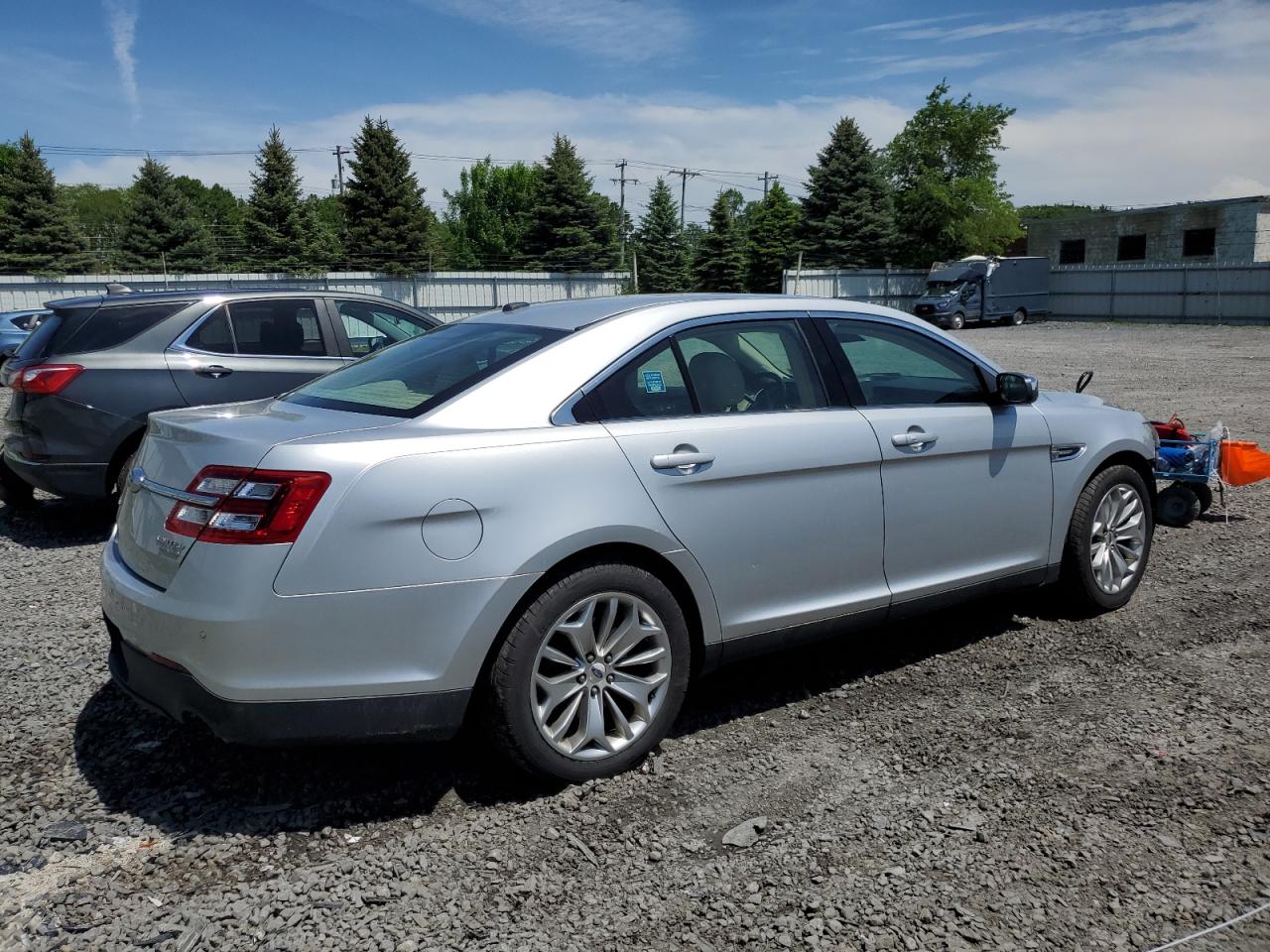 Photo 2 VIN: 1FAHP2F81HG113049 - FORD TAURUS 