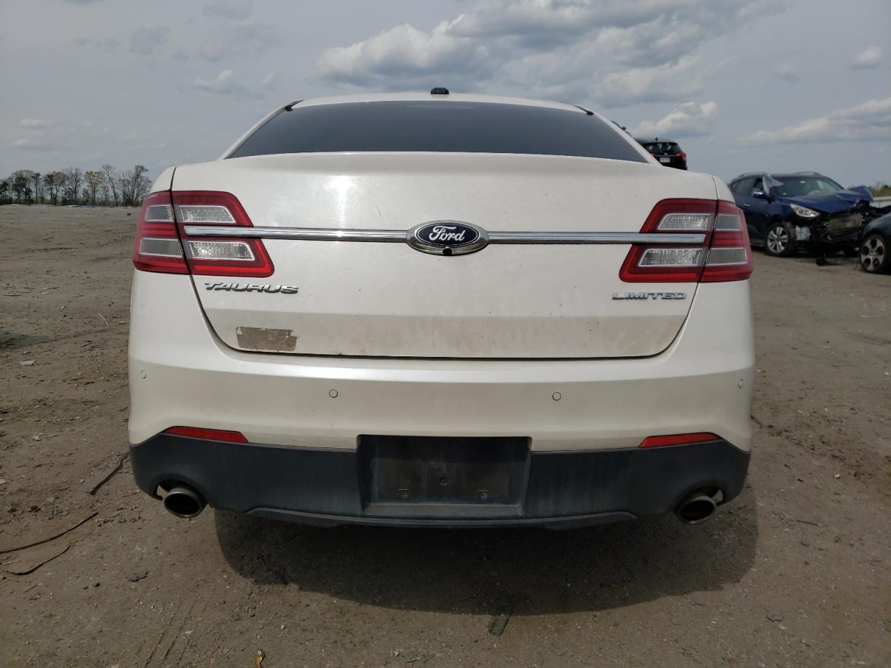 Photo 5 VIN: 1FAHP2F81JG115017 - FORD TAURUS 