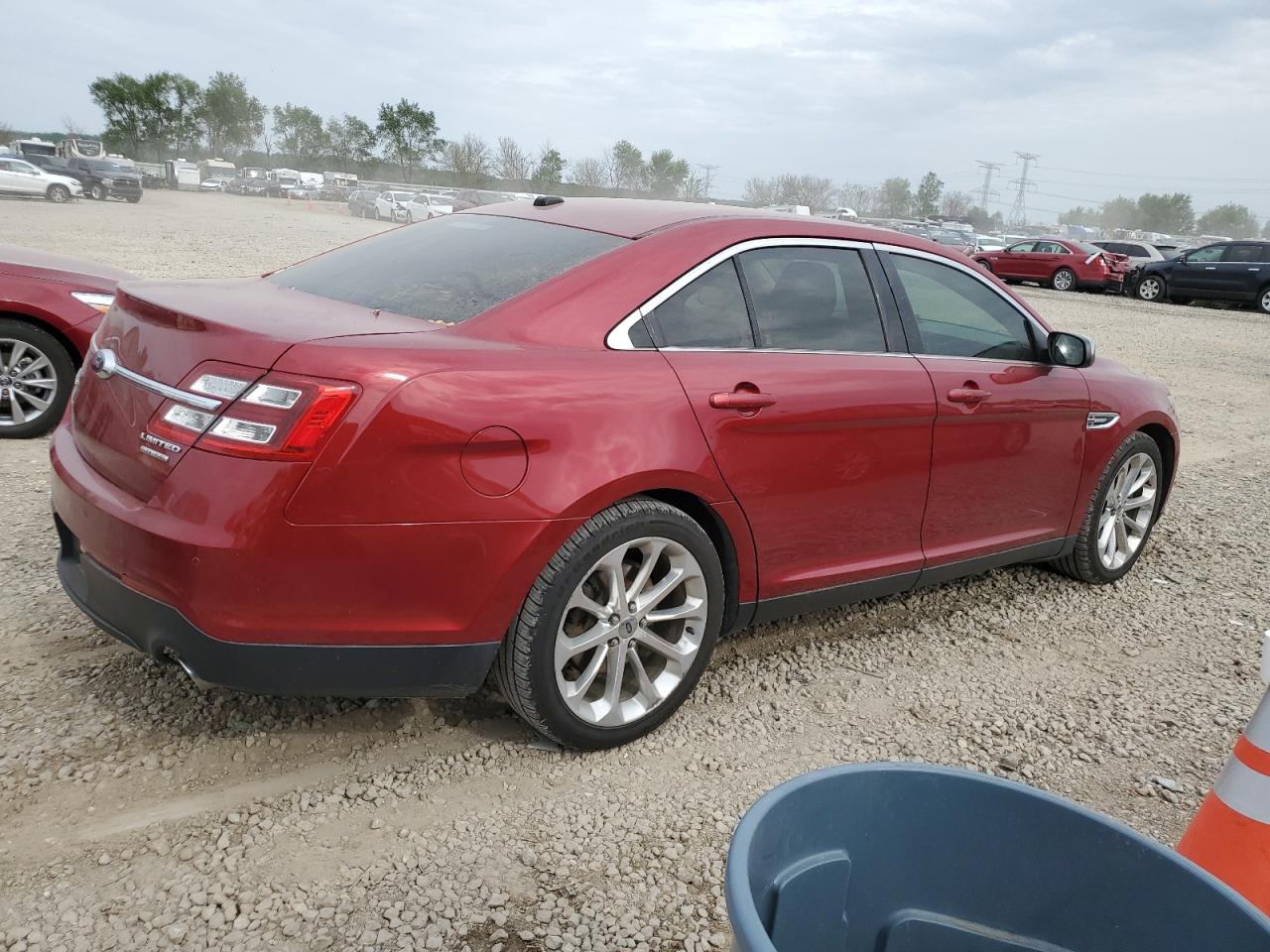 Photo 2 VIN: 1FAHP2F83DG142837 - FORD TAURUS 