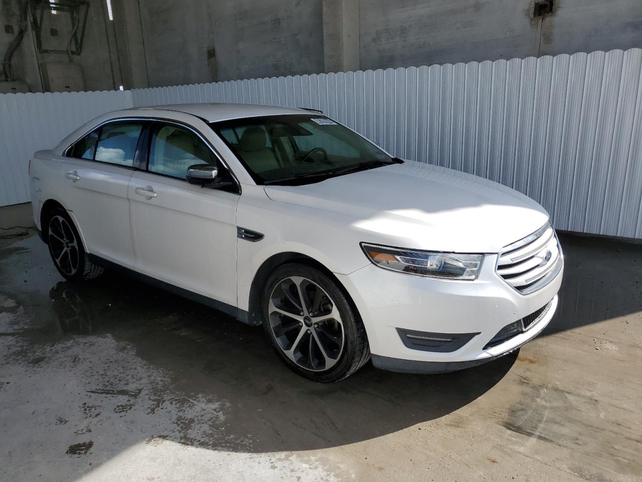 Photo 3 VIN: 1FAHP2F85FG110247 - FORD TAURUS 