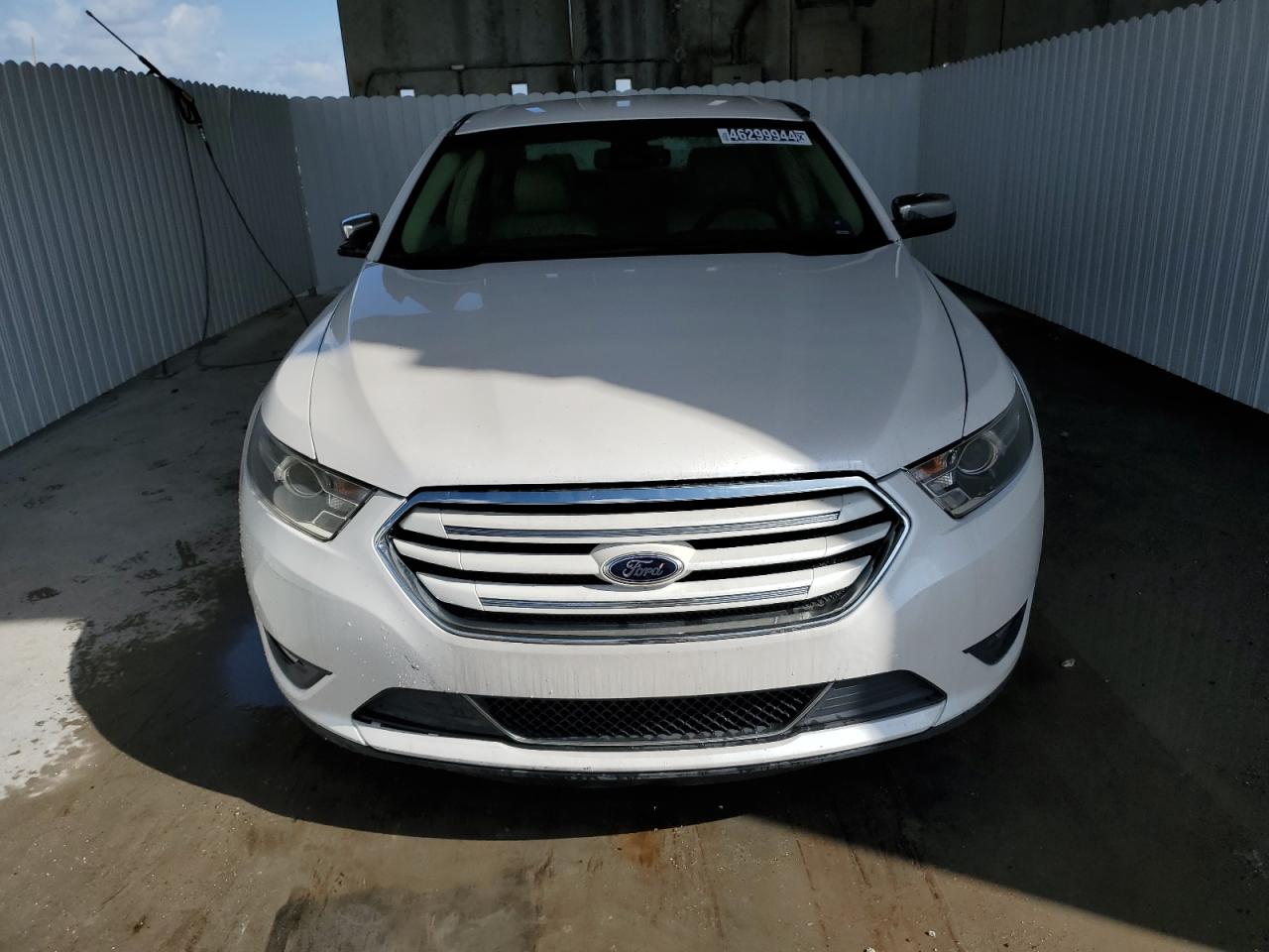 Photo 4 VIN: 1FAHP2F85FG110247 - FORD TAURUS 