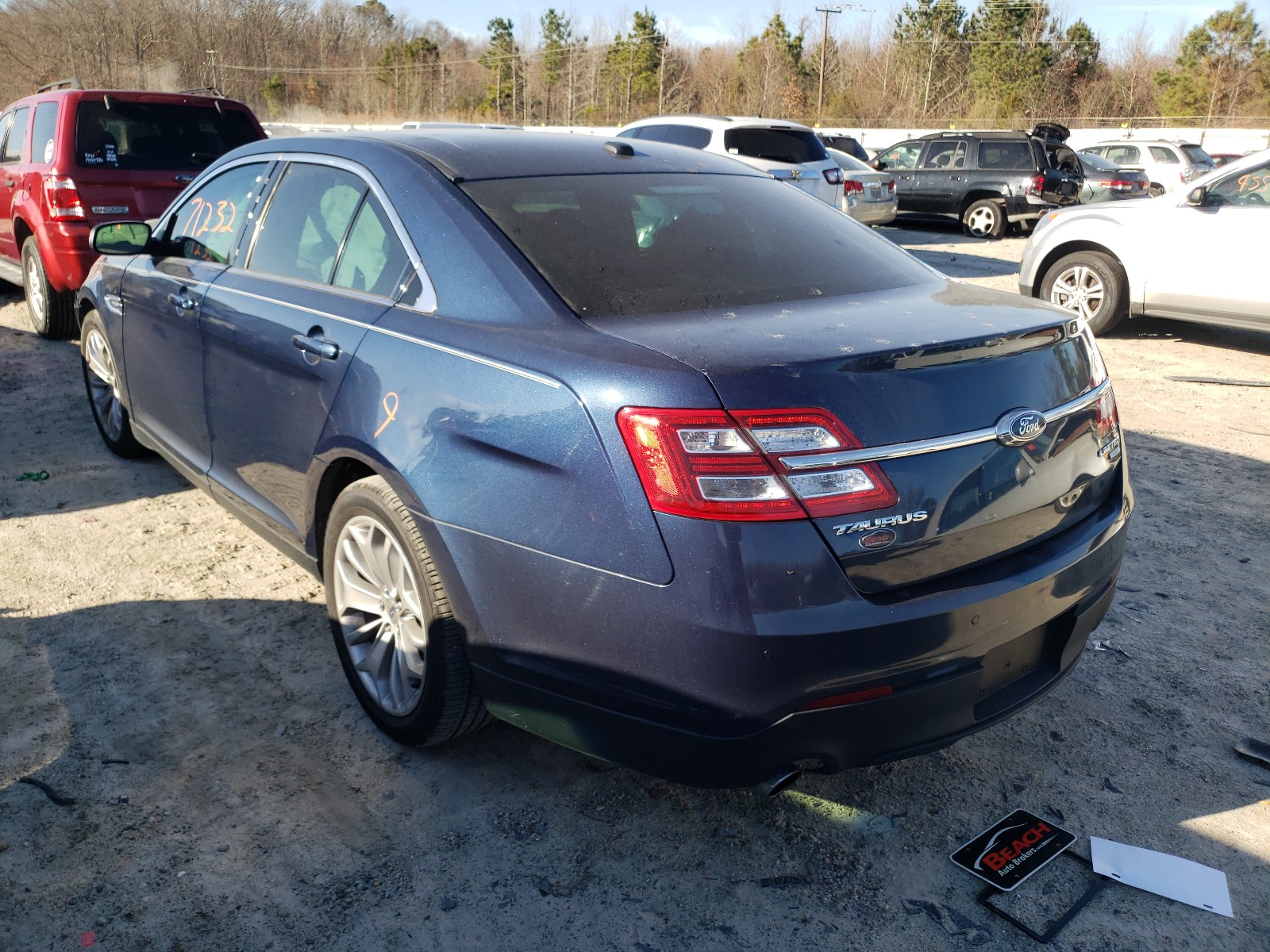 Photo 2 VIN: 1FAHP2F92HG127857 - FORD TAURUS LIM 