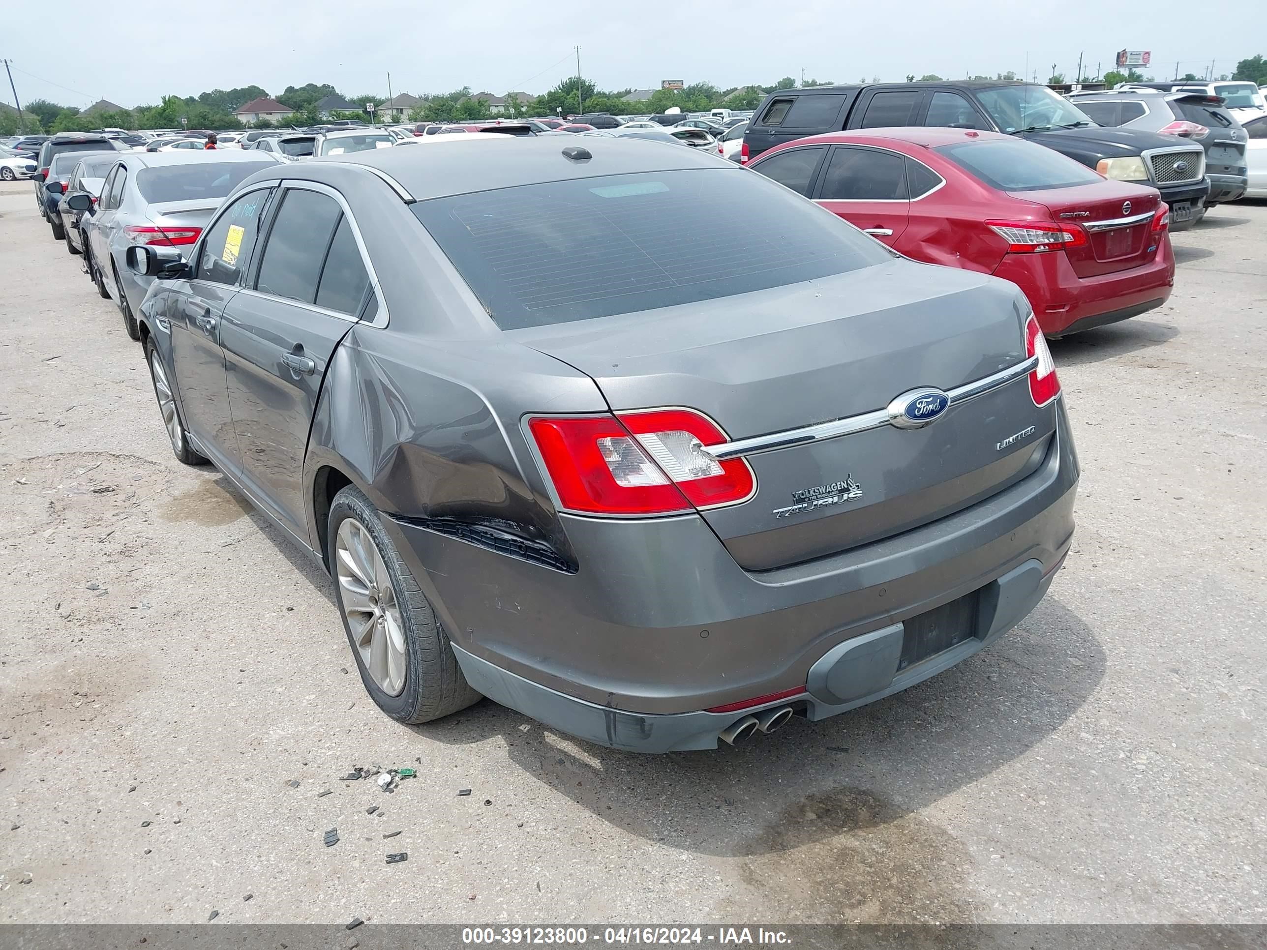 Photo 2 VIN: 1FAHP2FW0BG184975 - FORD TAURUS 