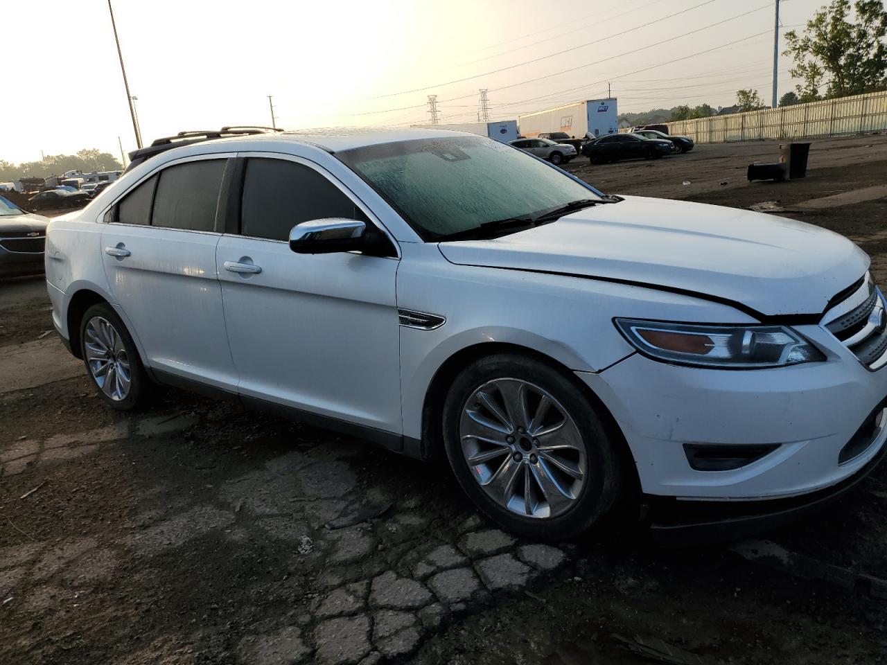 Photo 3 VIN: 1FAHP2FW4AG131226 - FORD TAURUS 