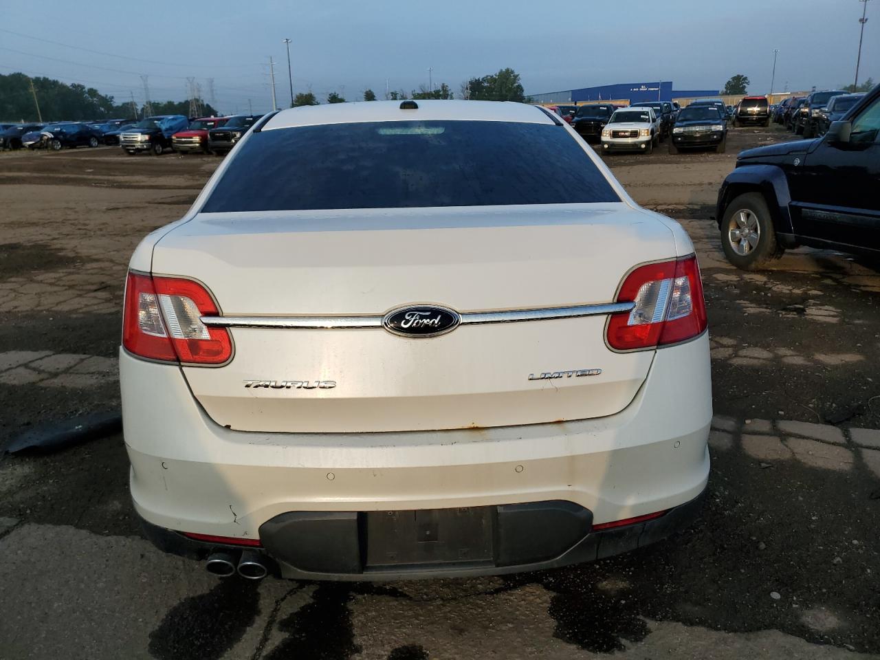 Photo 5 VIN: 1FAHP2FW4AG131226 - FORD TAURUS 