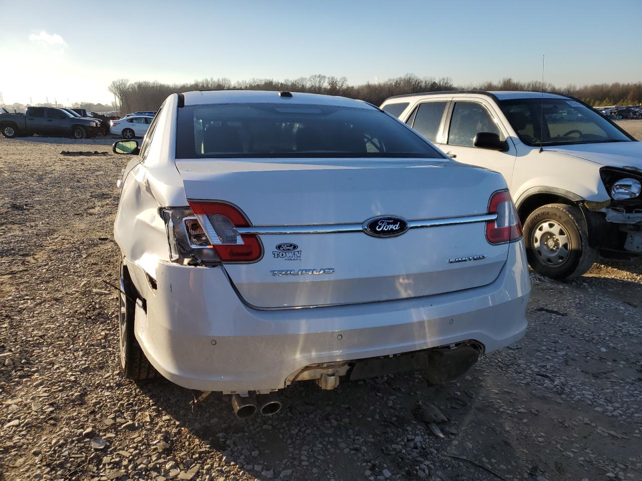 Photo 5 VIN: 1FAHP2FW6AG105775 - FORD TAURUS 