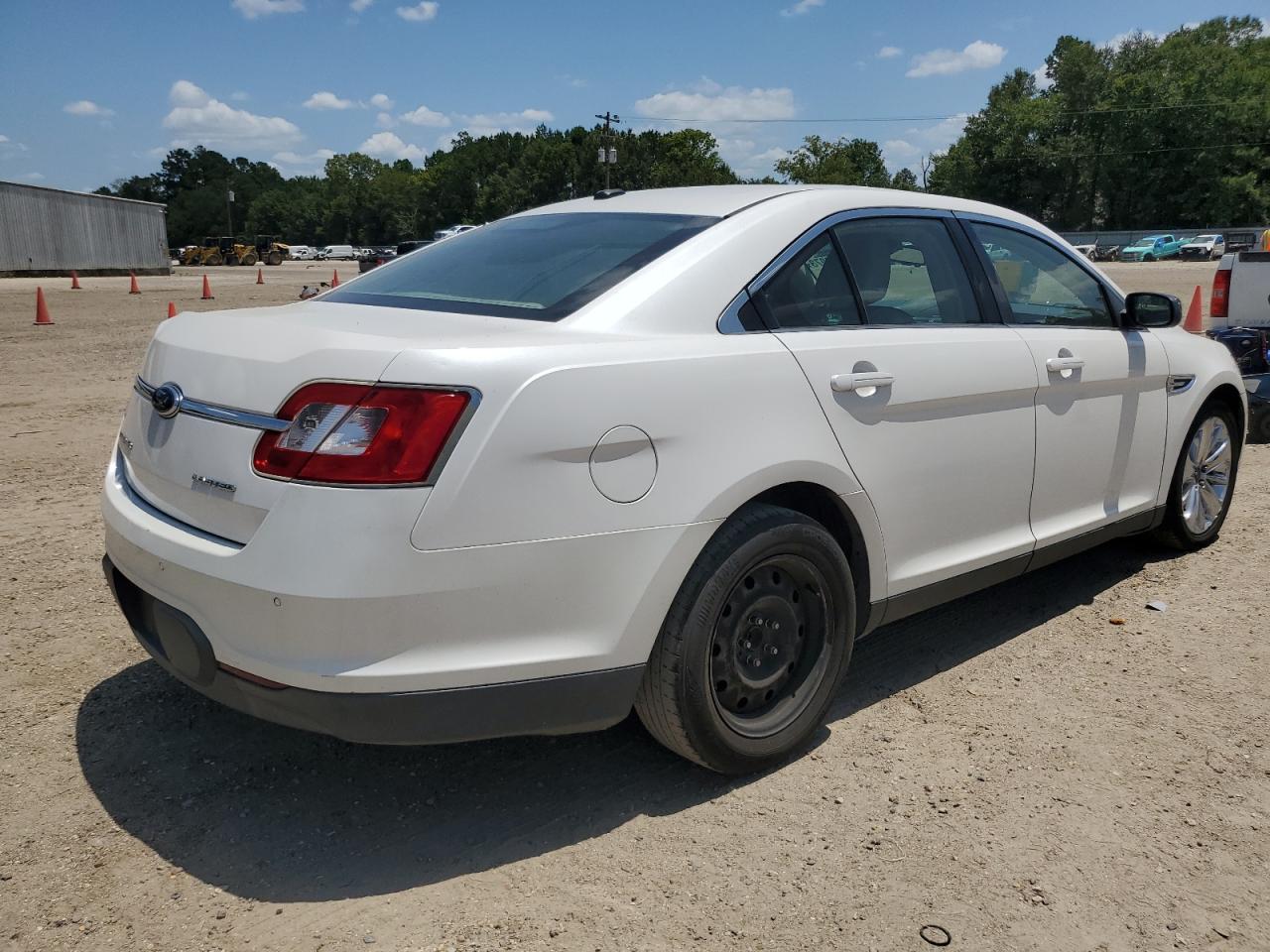 Photo 2 VIN: 1FAHP2FW6AG115044 - FORD TAURUS 