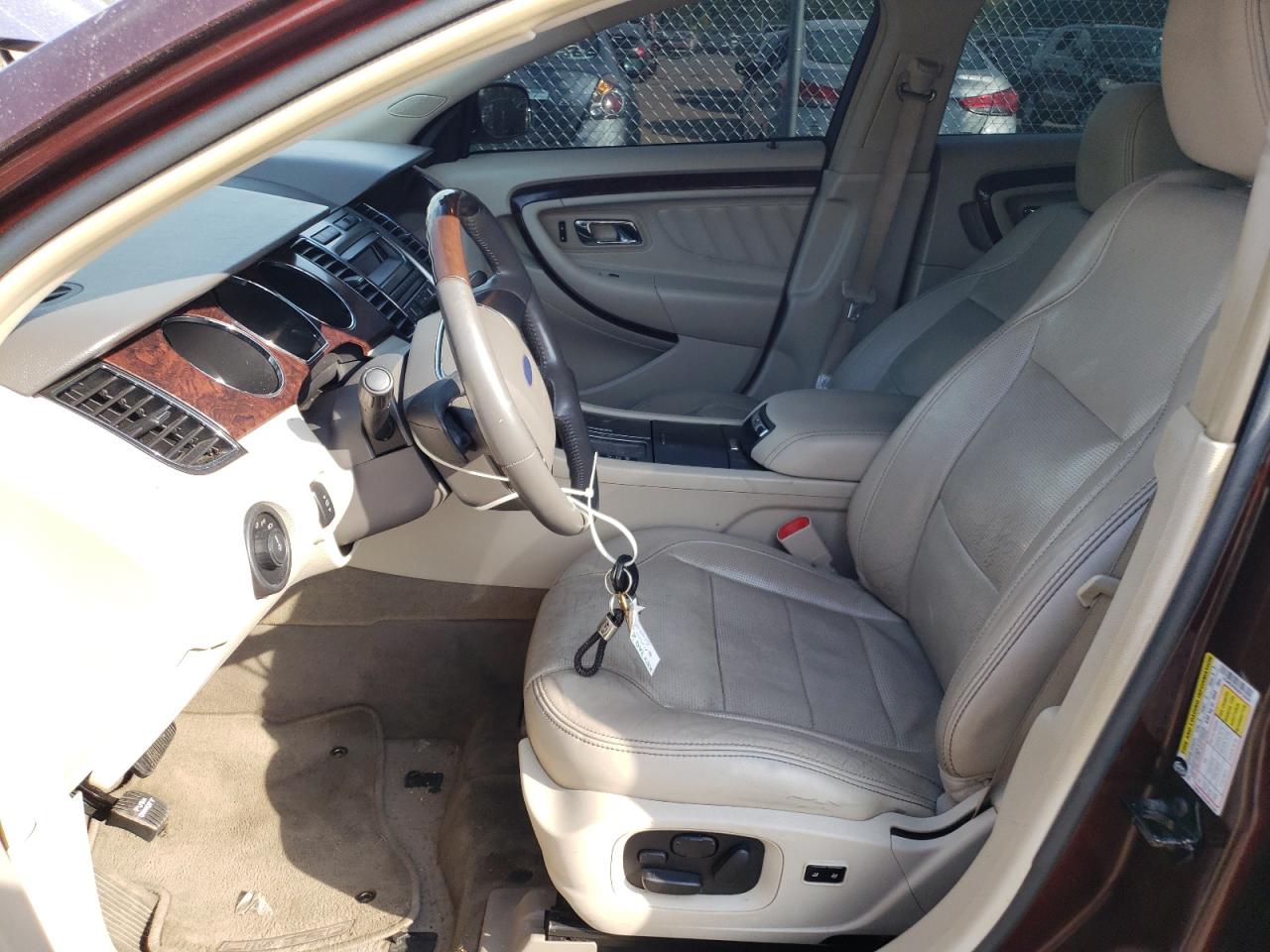 Photo 18 VIN: 1FAHP2FW8AG130547 - FORD TAURUS 