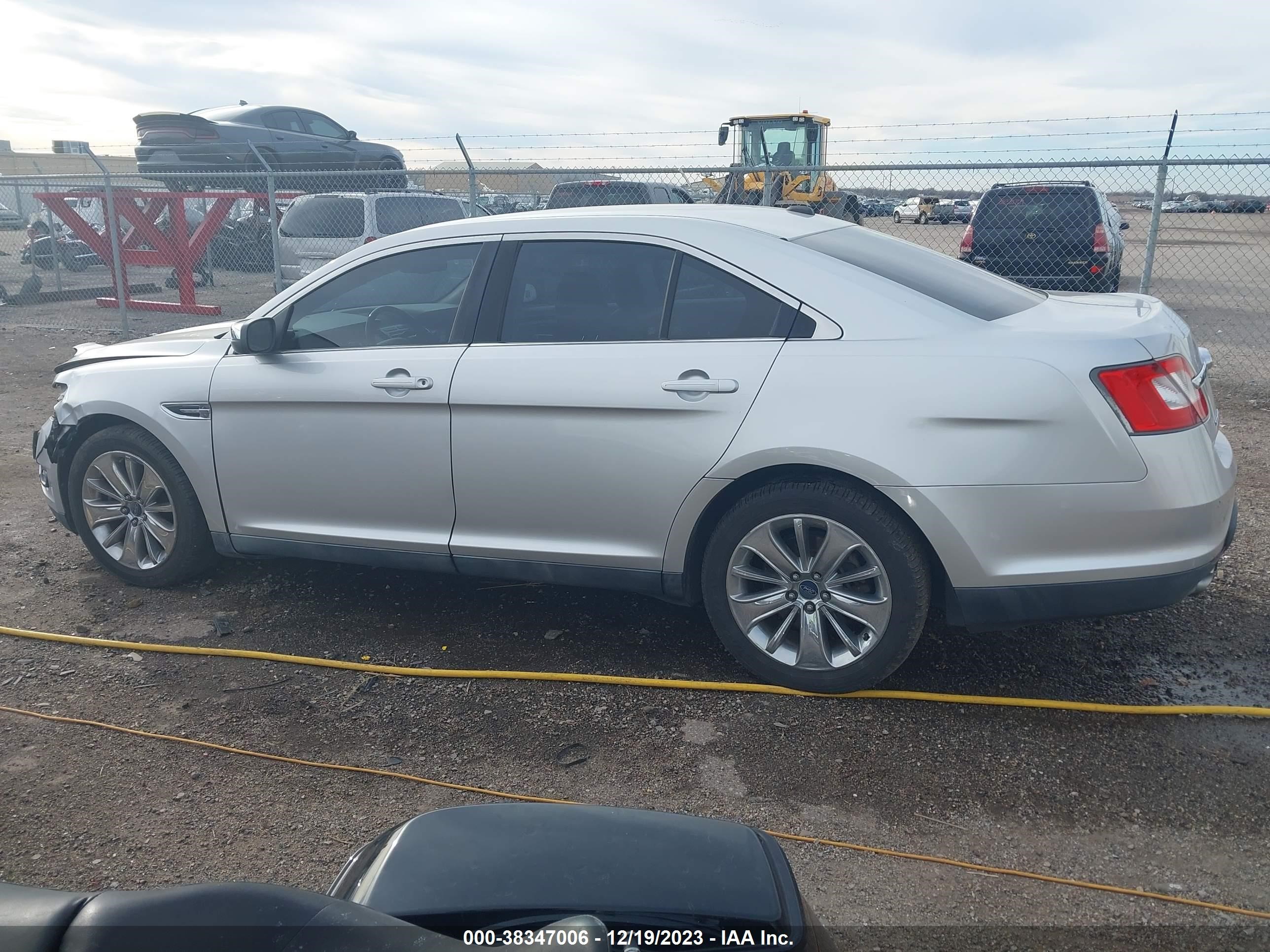 Photo 14 VIN: 1FAHP2FW9BG155779 - FORD TAURUS 