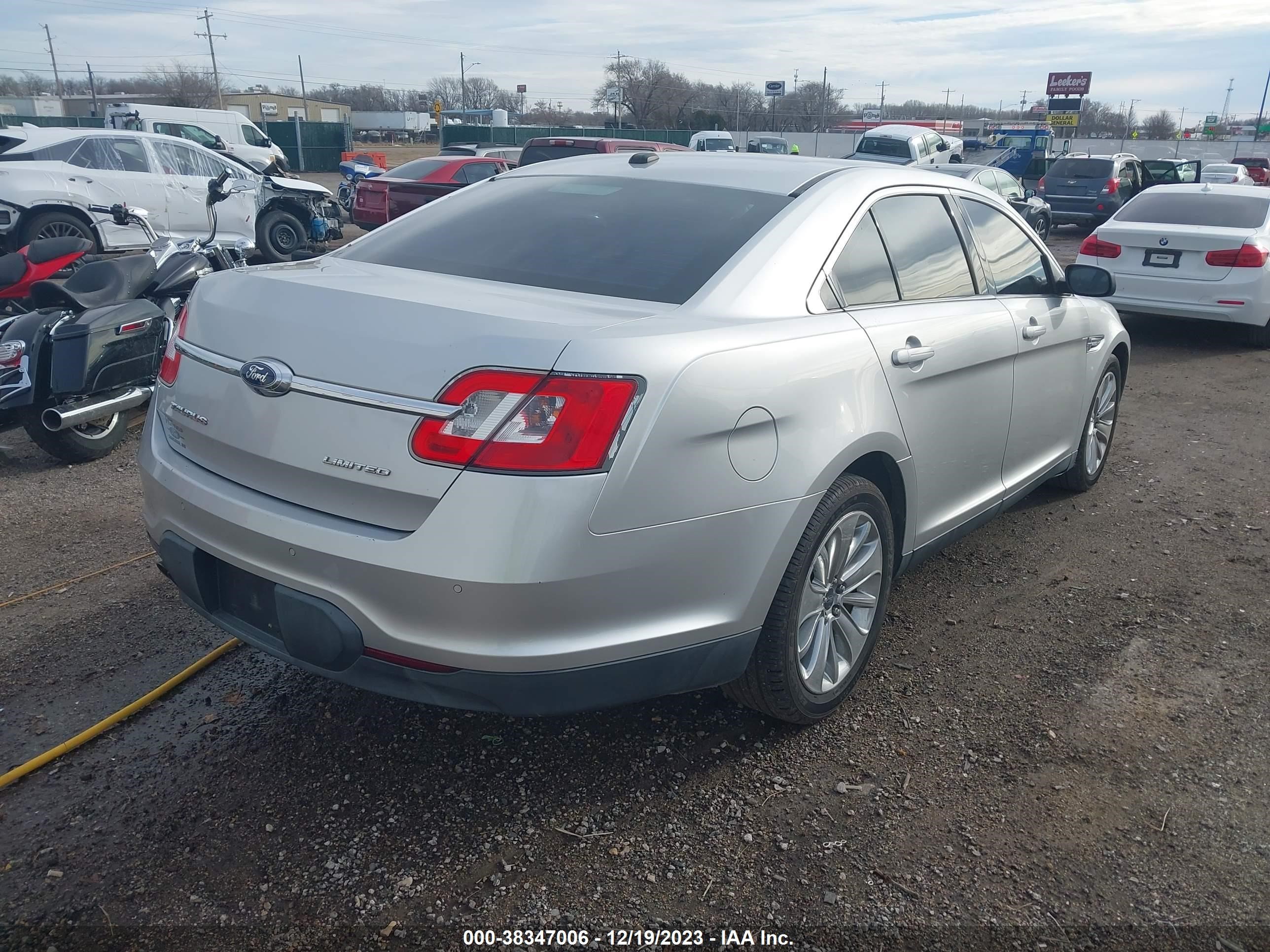 Photo 3 VIN: 1FAHP2FW9BG155779 - FORD TAURUS 