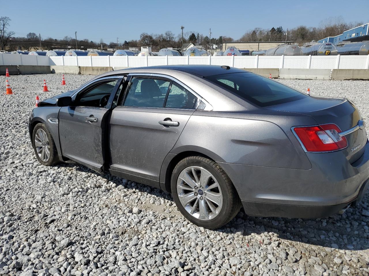 Photo 1 VIN: 1FAHP2FW9CG114070 - FORD TAURUS 