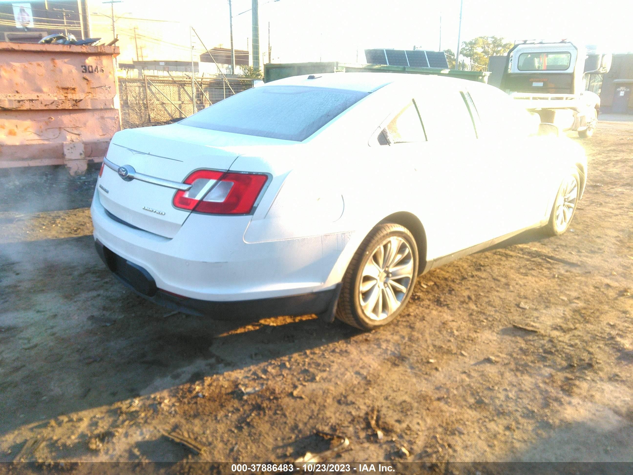 Photo 3 VIN: 1FAHP2FW9CG128101 - FORD TAURUS 