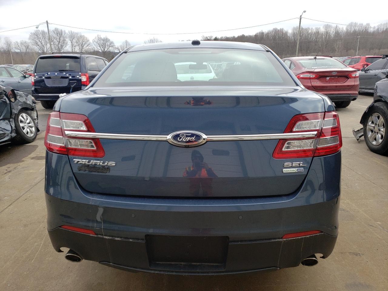 Photo 5 VIN: 1FAHP2H82JG115136 - FORD TAURUS 