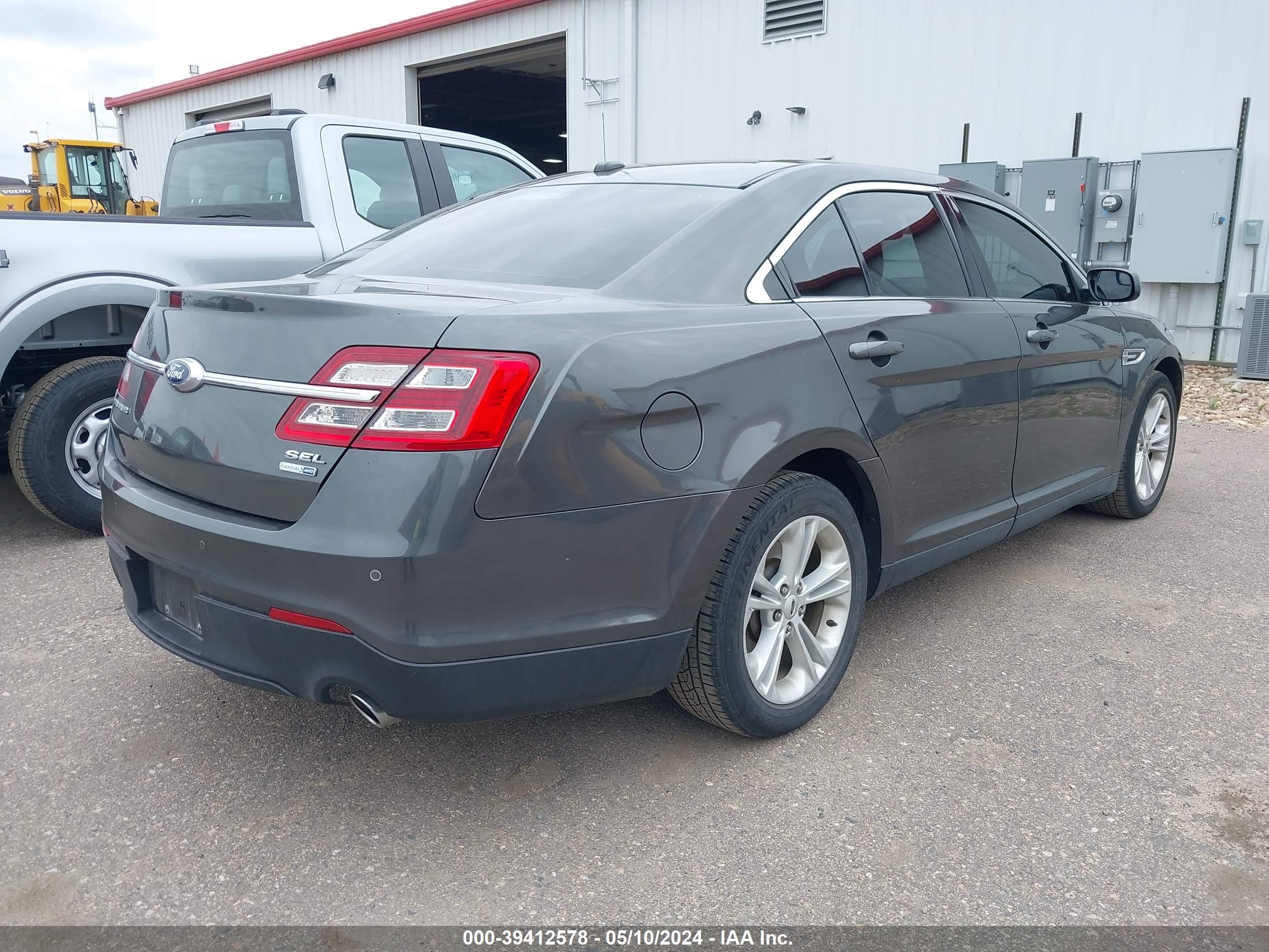 Photo 3 VIN: 1FAHP2H86JG134062 - FORD TAURUS 