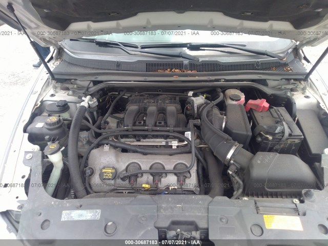 Photo 9 VIN: 1FAHP2HW9BG142351 - FORD TAURUS 