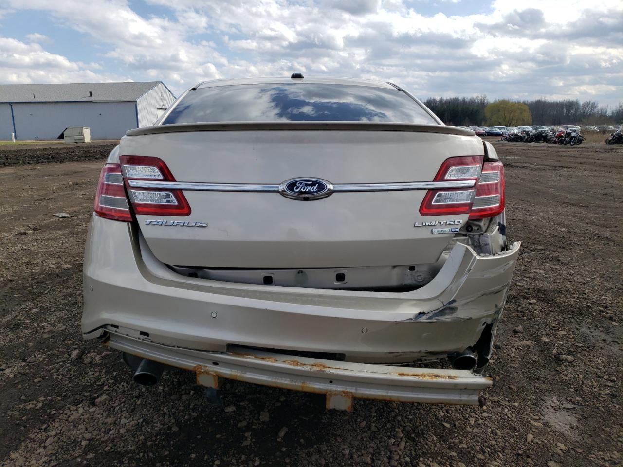 Photo 5 VIN: 1FAHP2J83HG105235 - FORD TAURUS 