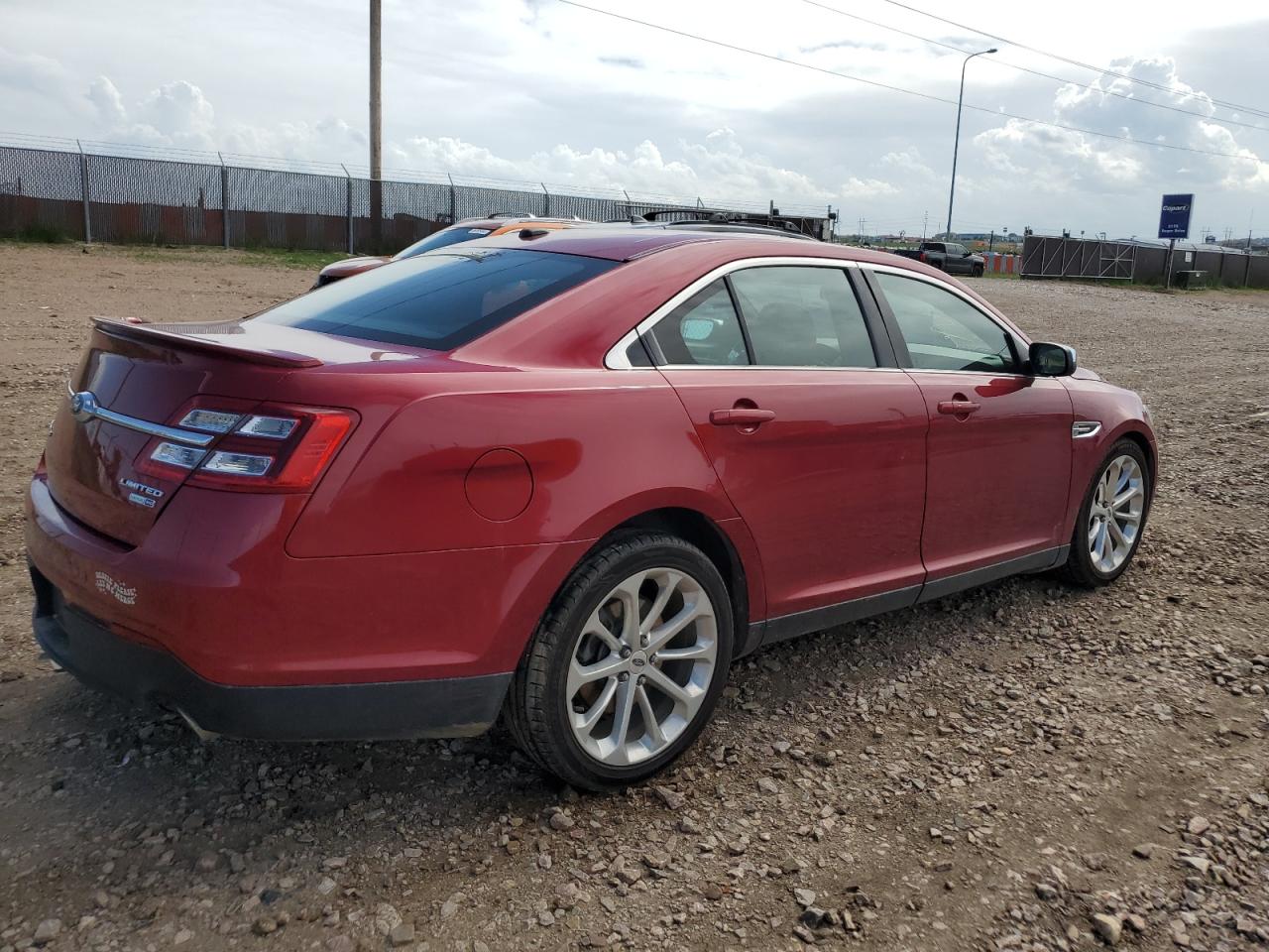 Photo 2 VIN: 1FAHP2J89JG130596 - FORD TAURUS 