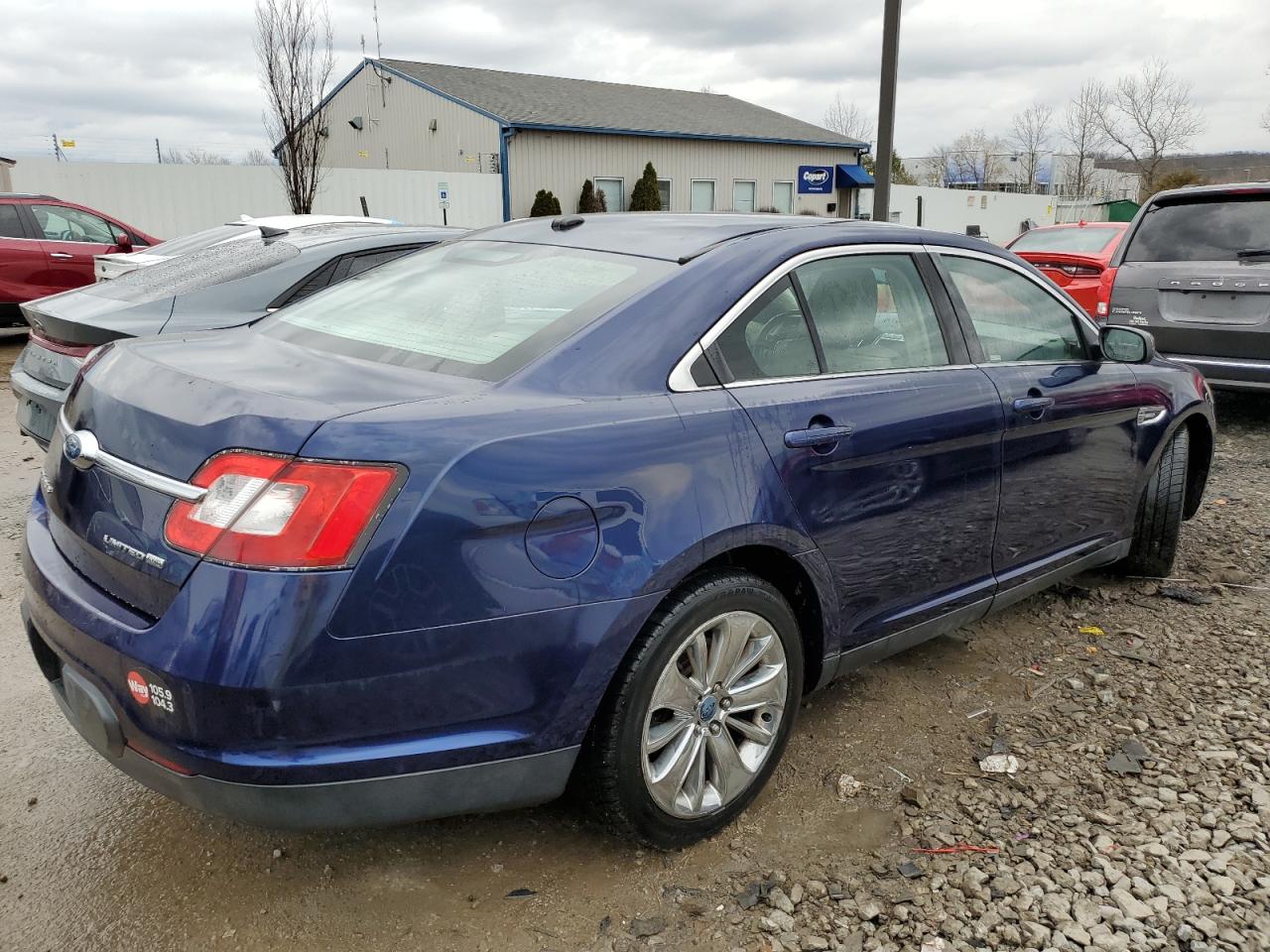 Photo 2 VIN: 1FAHP2JW0BG137257 - FORD TAURUS 