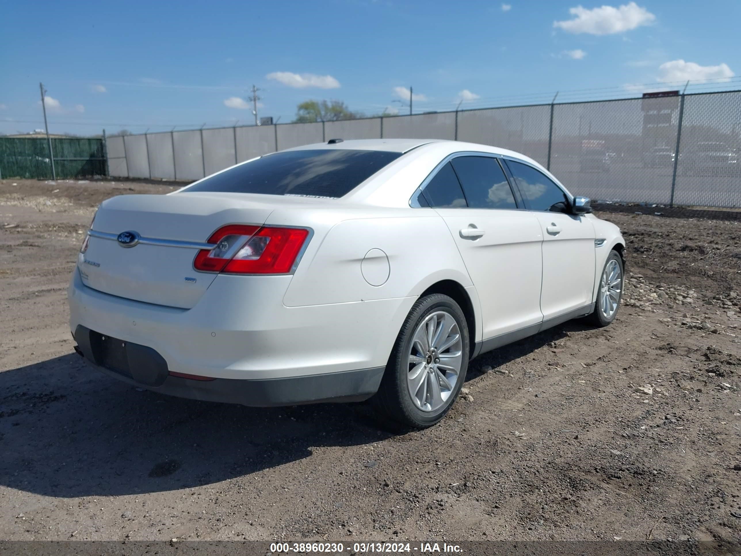 Photo 3 VIN: 1FAHP2JW9AG127342 - FORD TAURUS 