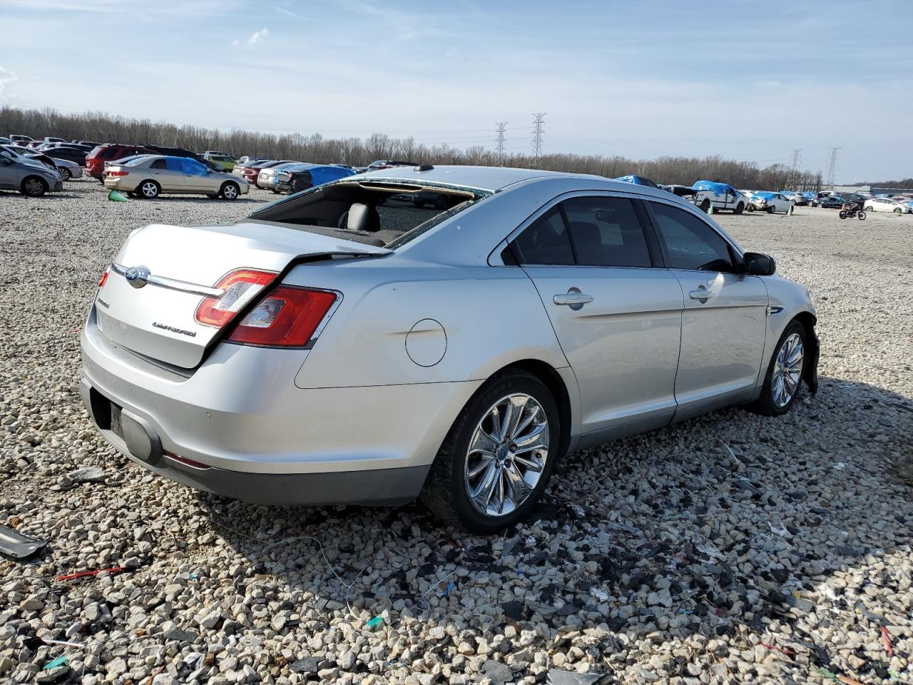 Photo 2 VIN: 1FAHP2JWXBG148363 - FORD TAURUS 