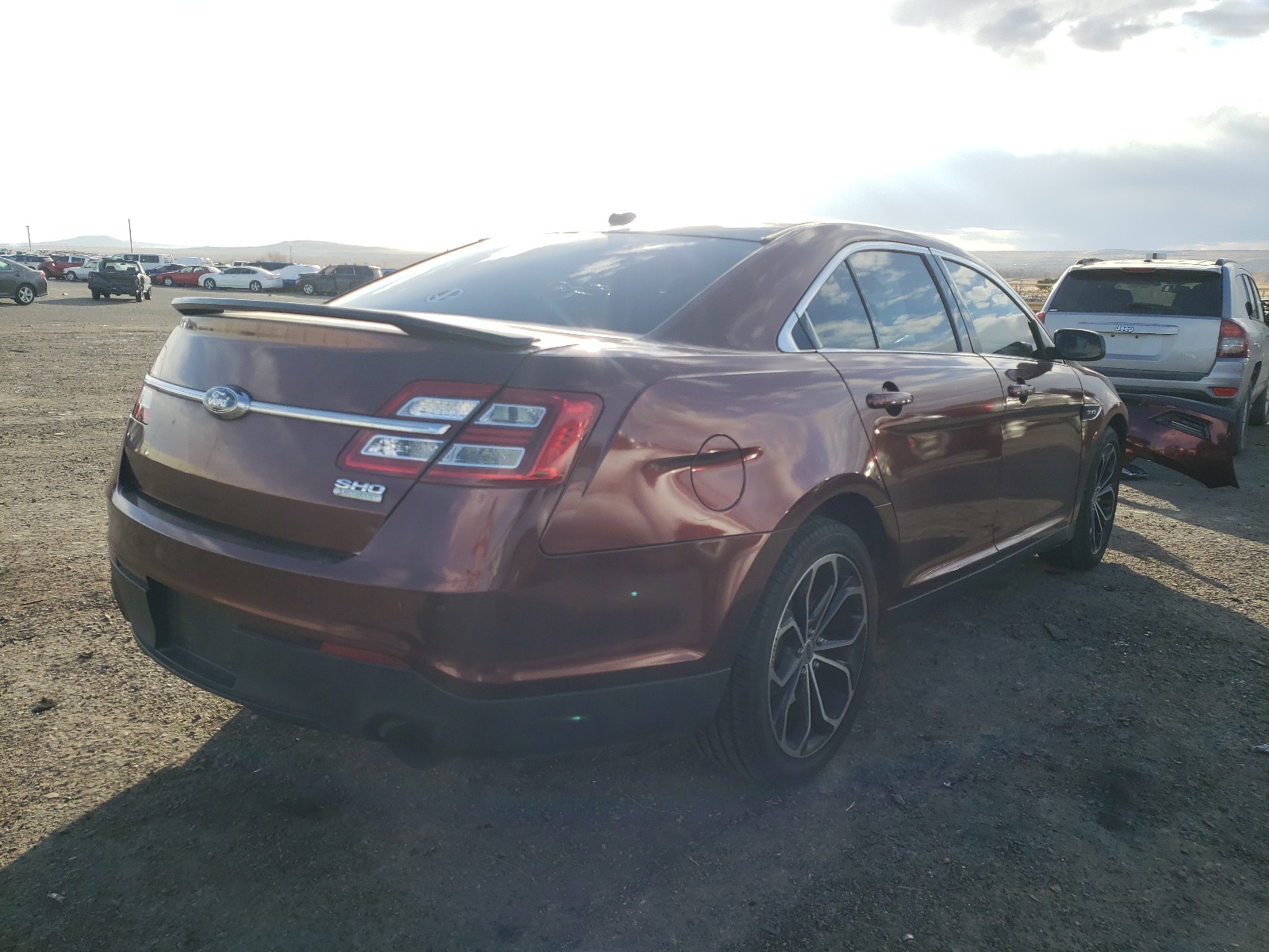 Photo 3 VIN: 1FAHP2KT4JG101607 - FORD TAURUS SHO 