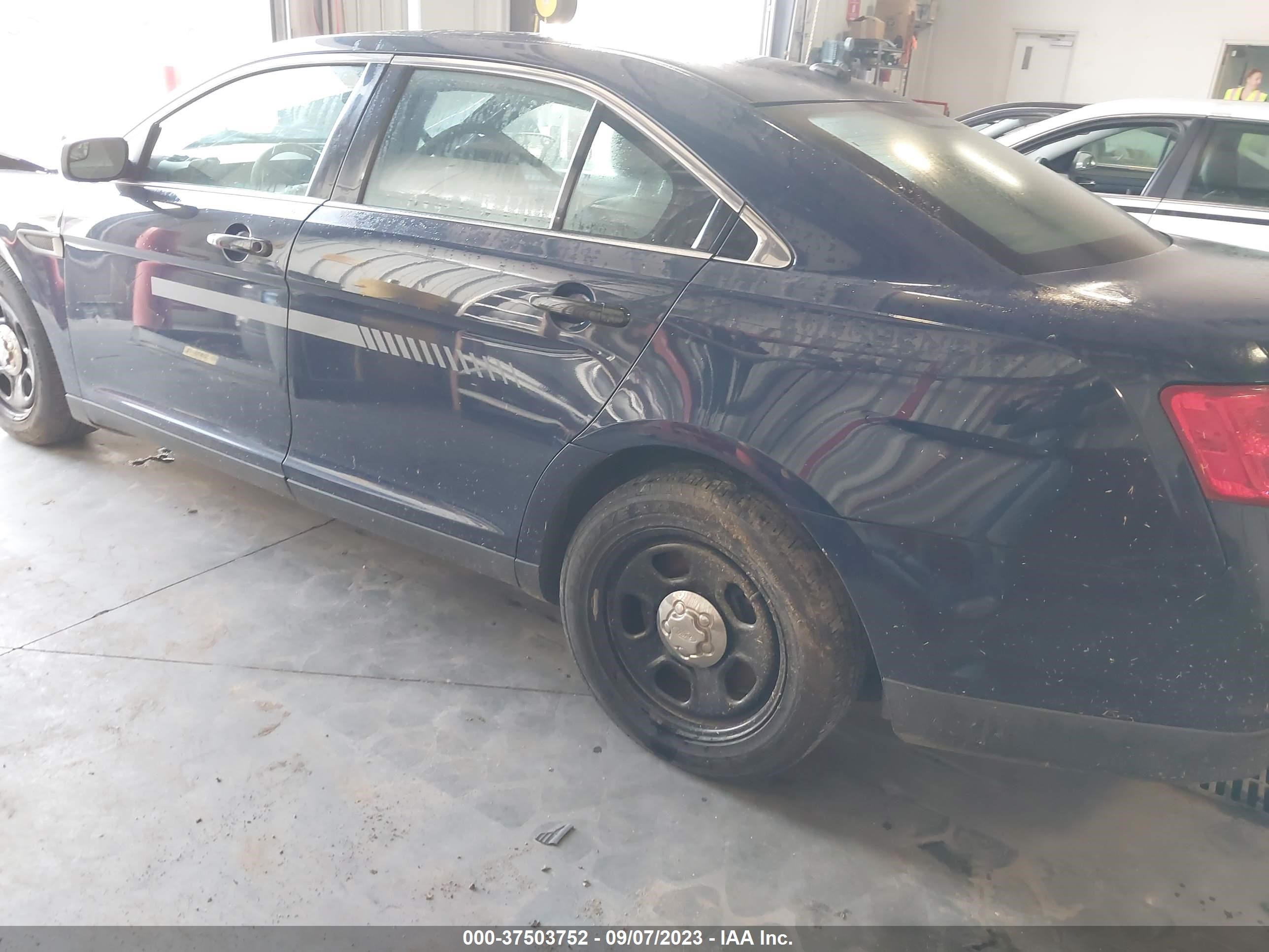 Photo 2 VIN: 1FAHP2L85DG127079 - FORD POLICE 