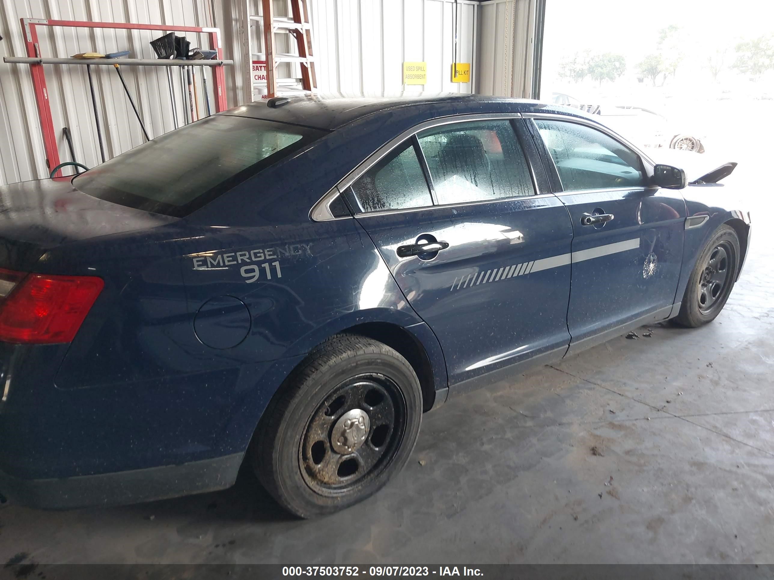 Photo 3 VIN: 1FAHP2L85DG127079 - FORD POLICE 