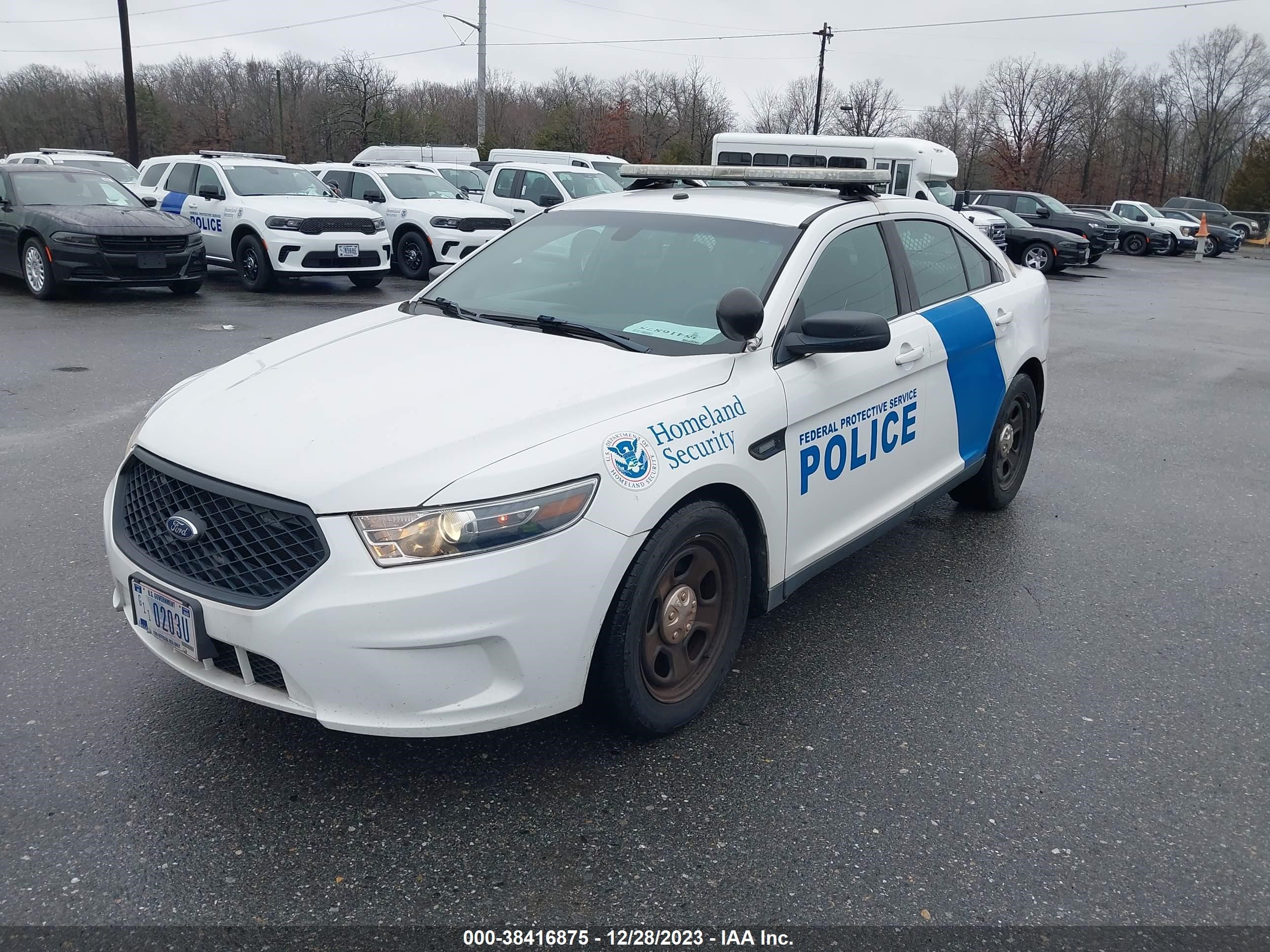 Photo 1 VIN: 1FAHP2L85HG105945 - FORD POLICE 