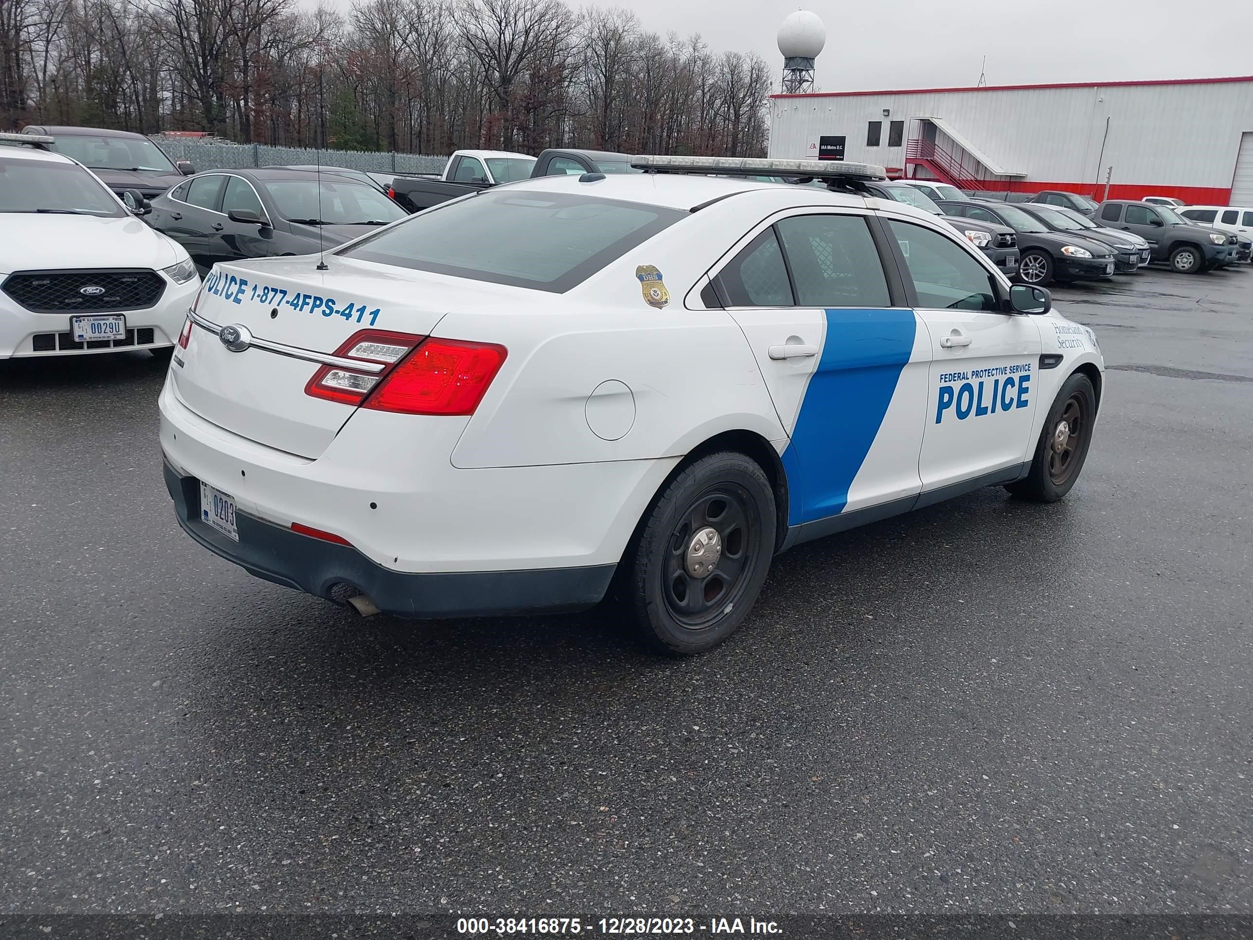 Photo 3 VIN: 1FAHP2L85HG105945 - FORD POLICE 