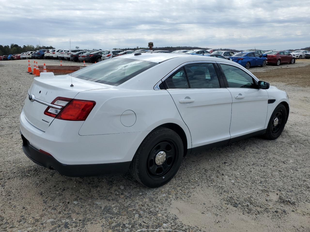 Photo 2 VIN: 1FAHP2L86JG143609 - FORD TAURUS 