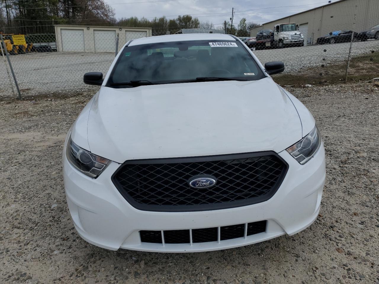 Photo 4 VIN: 1FAHP2L86JG143609 - FORD TAURUS 