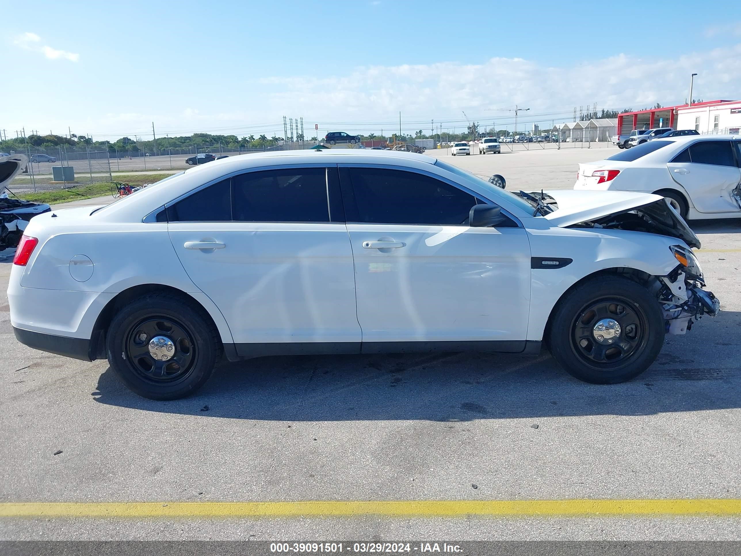 Photo 13 VIN: 1FAHP2L87KG108739 - FORD POLICE 