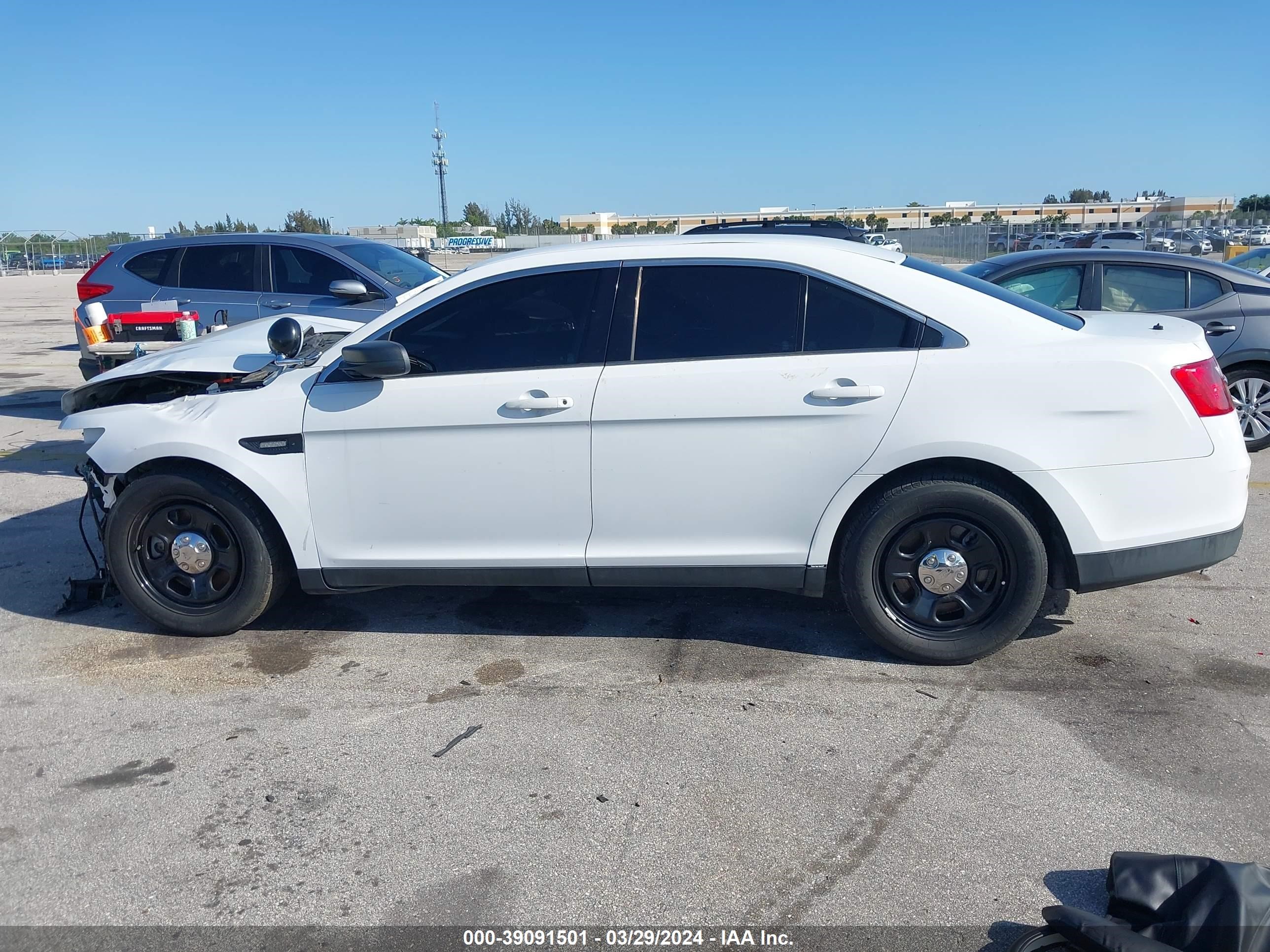 Photo 14 VIN: 1FAHP2L87KG108739 - FORD POLICE 