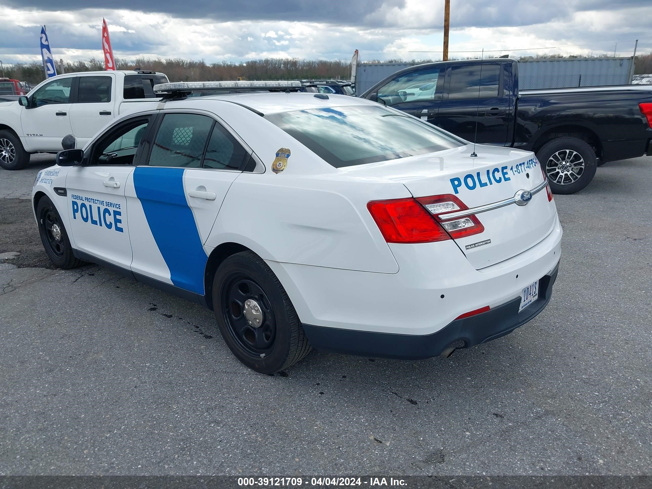 Photo 2 VIN: 1FAHP2L89HG109237 - FORD POLICE 