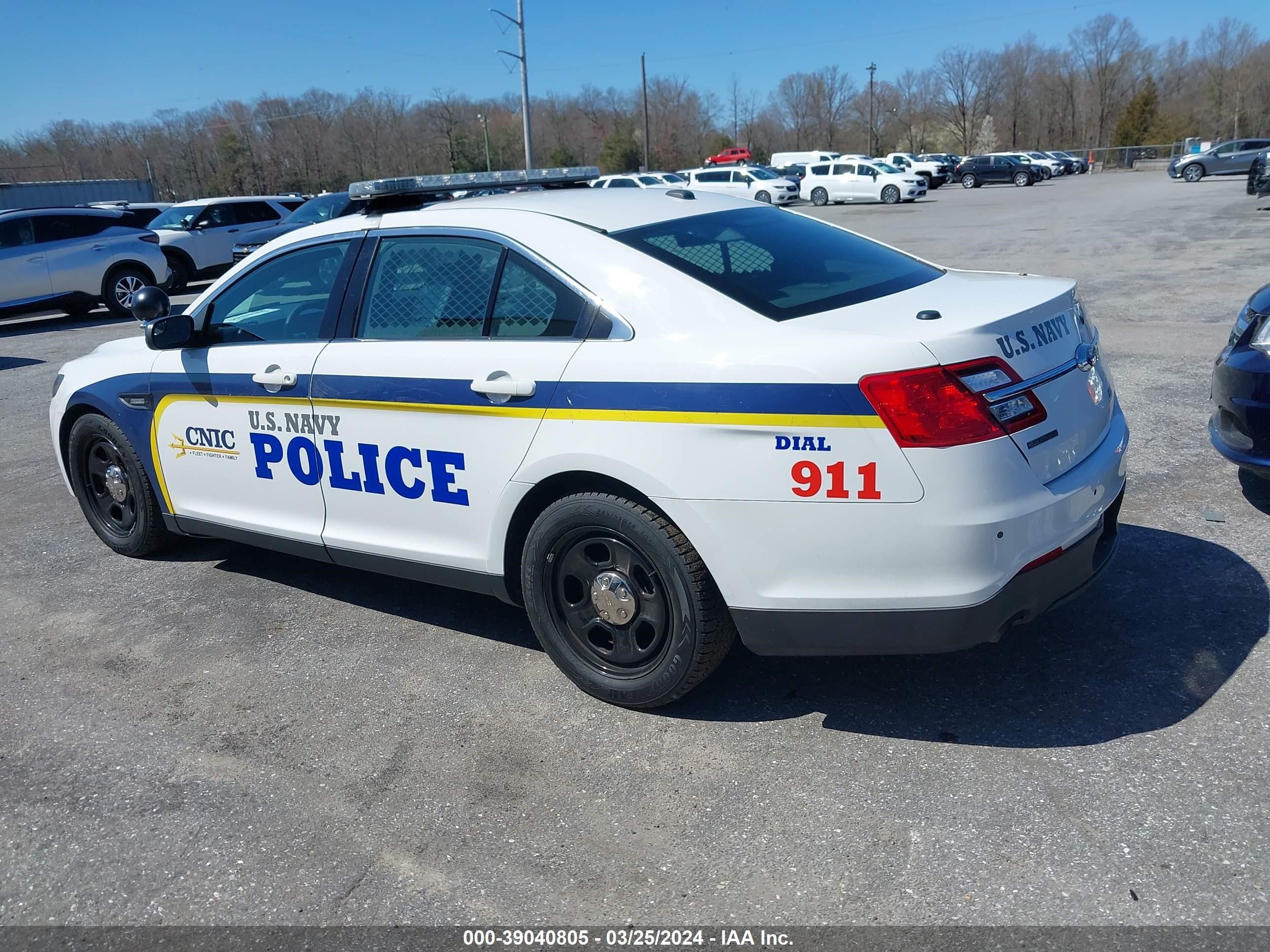 Photo 2 VIN: 1FAHP2L8XJG143418 - FORD POLICE 