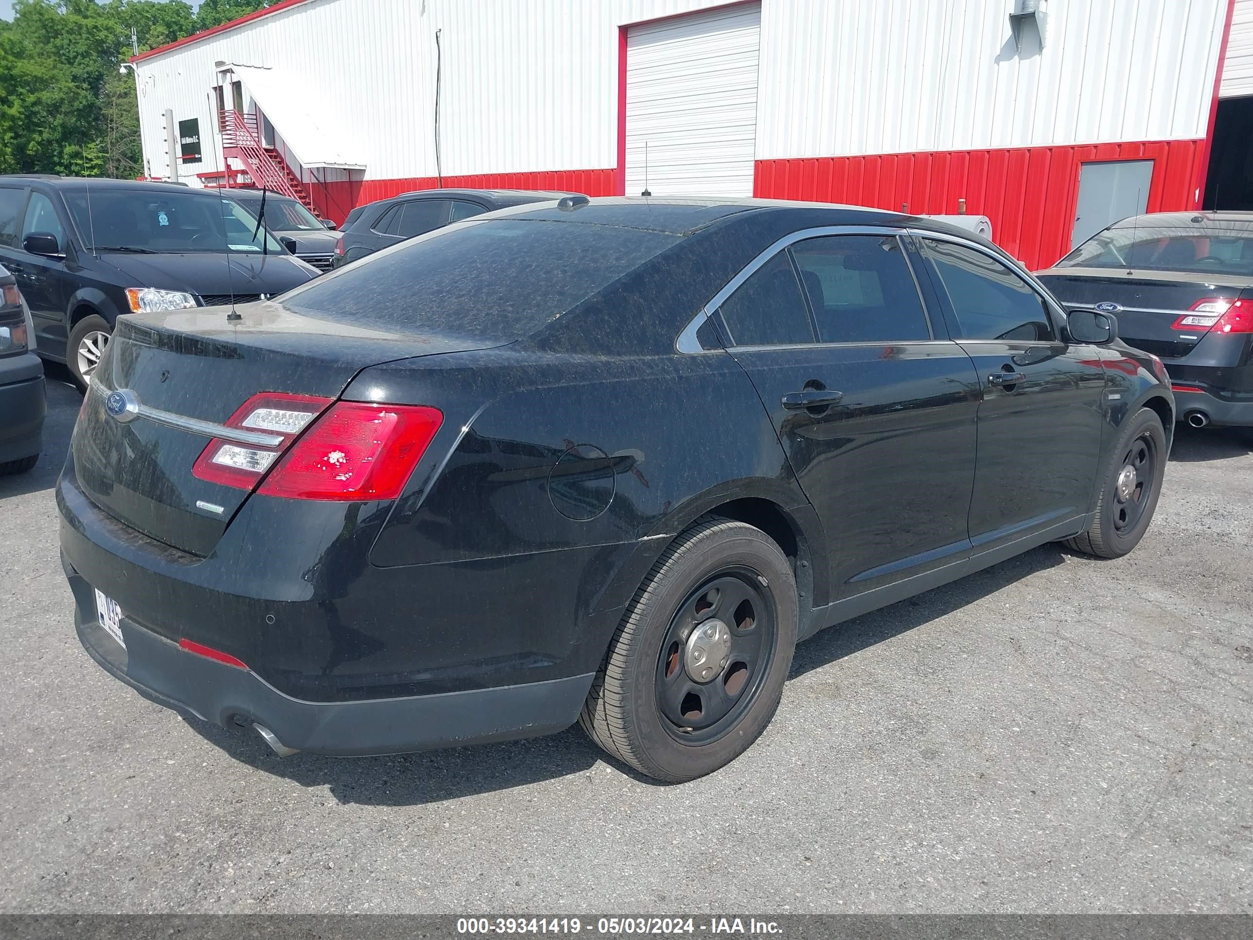 Photo 3 VIN: 1FAHP2L9XHG103908 - FORD POLICE 